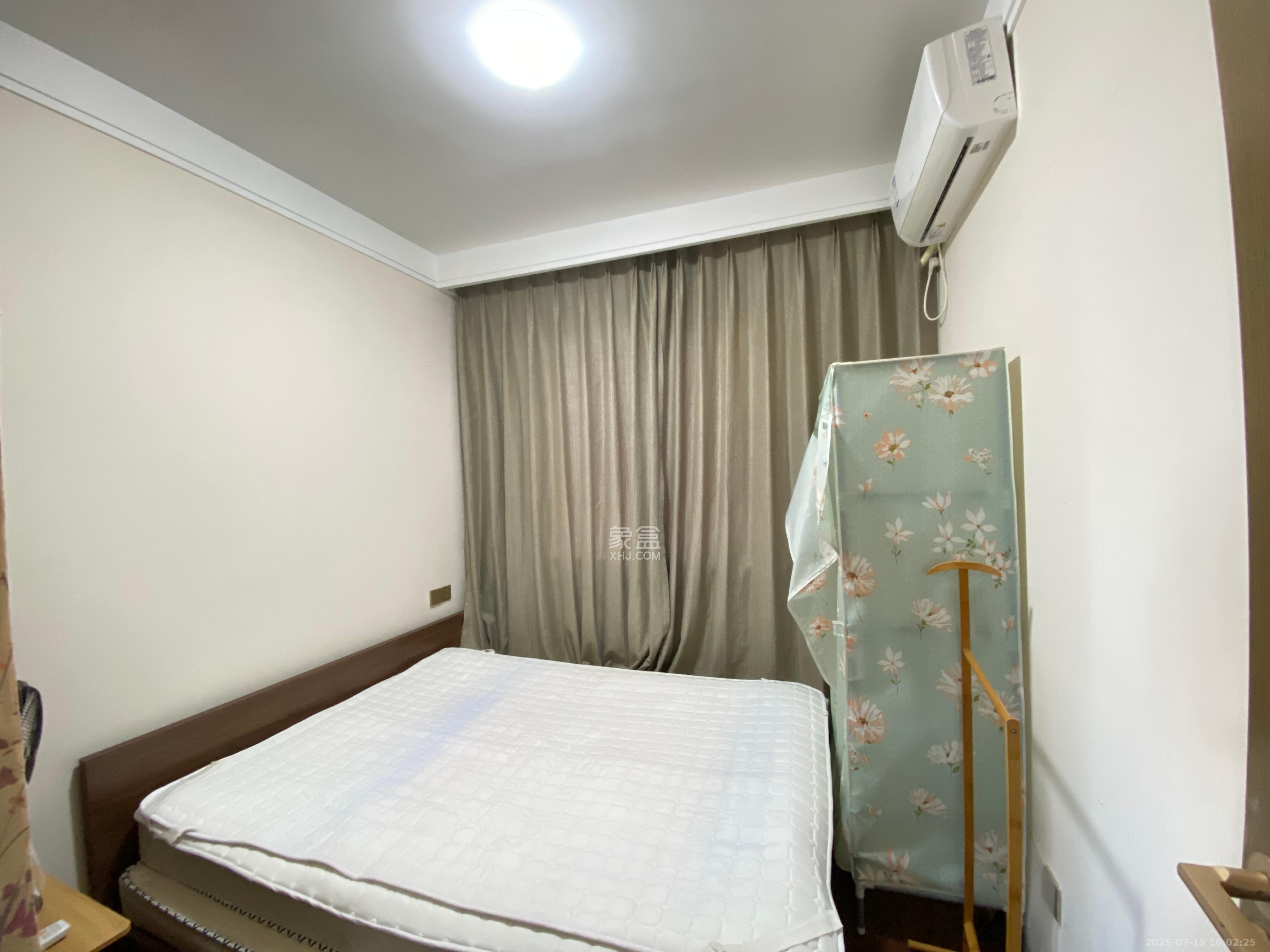 鑫苑芙蓉鑫家  3室2厅2卫   2500.00元/月室内图