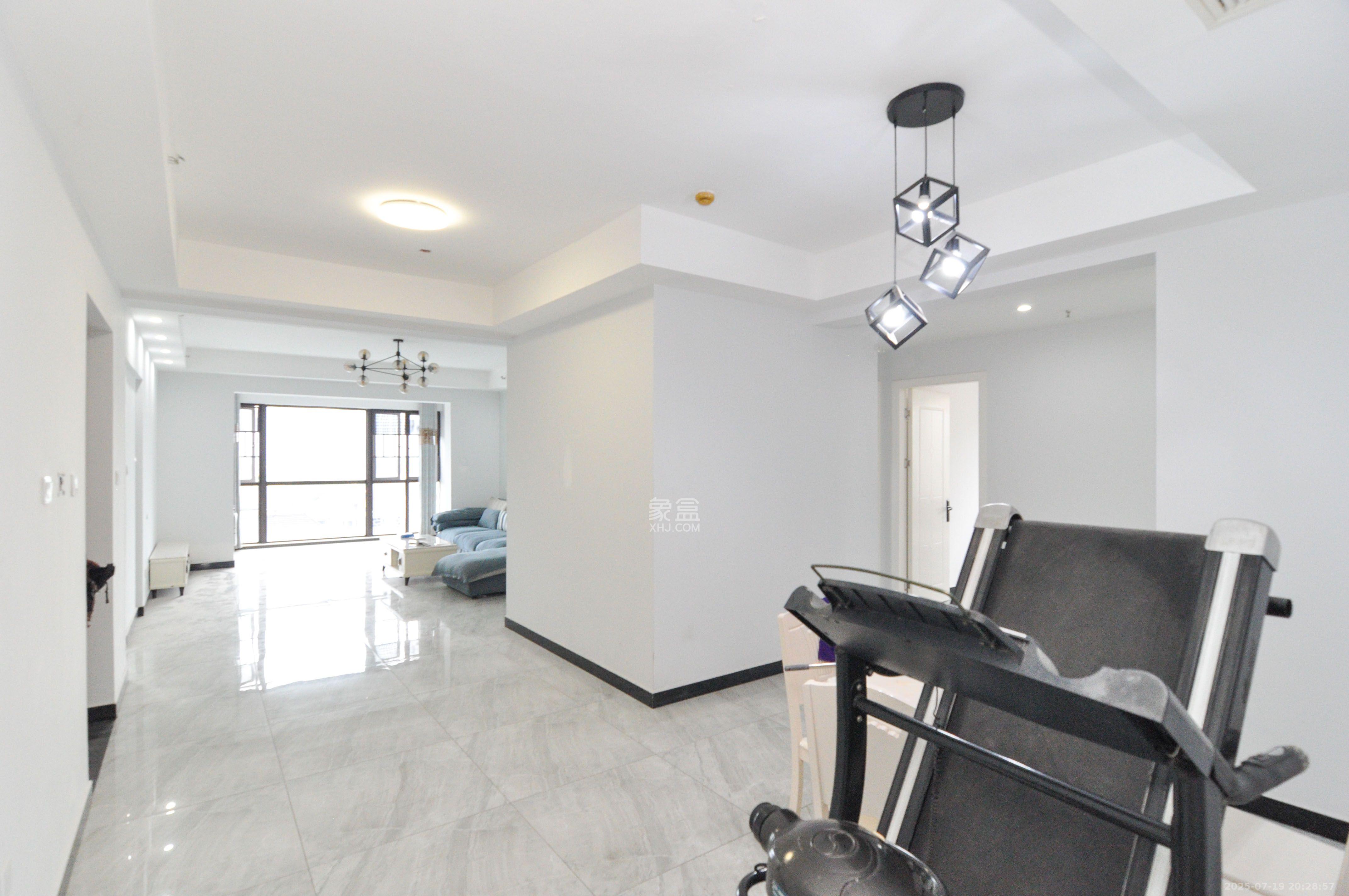 达美溪湖湾 5室2厅2卫 5000.0元/月 达美溪湖湾 5室2厅2卫 5000.0元/月室内图