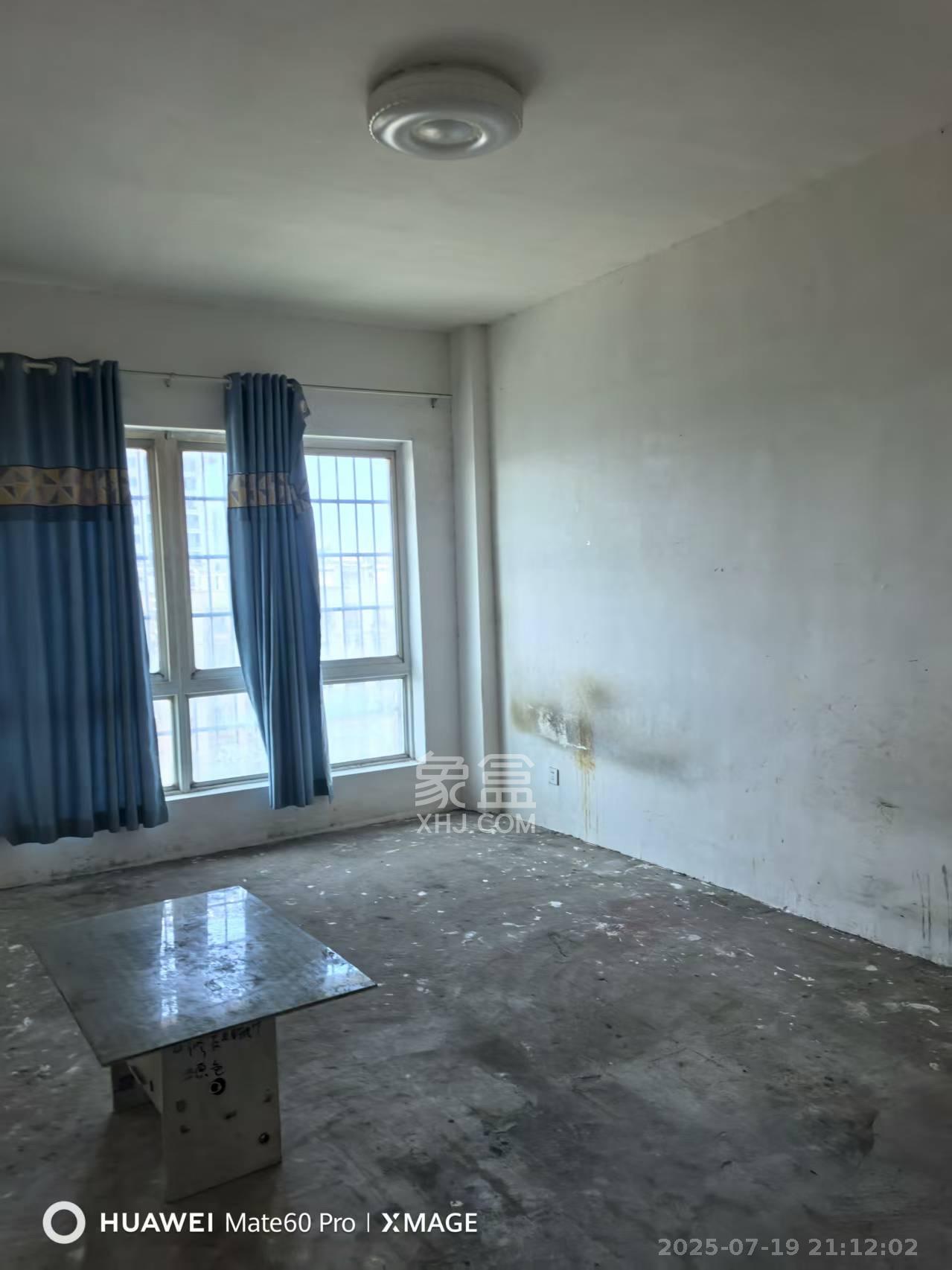 思进大厦 1室2厅2卫 3600.0元/月 思进大厦 1室2厅2卫 3600.0元/月室内图