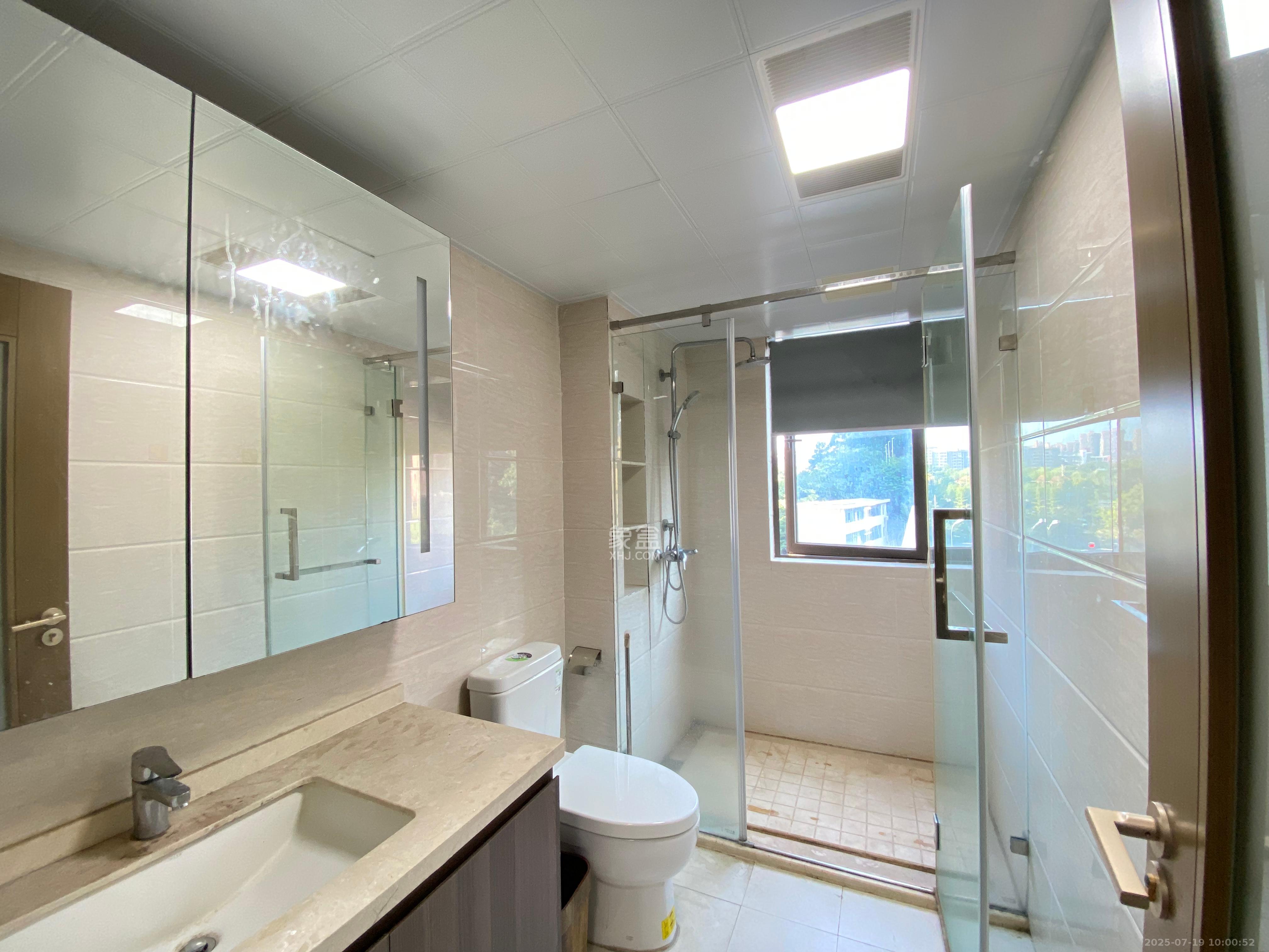 鑫苑芙蓉鑫家  3室2厅2卫    2500.0元/月 鑫苑芙蓉鑫家  3室2厅2卫    2500.0元/月室内图