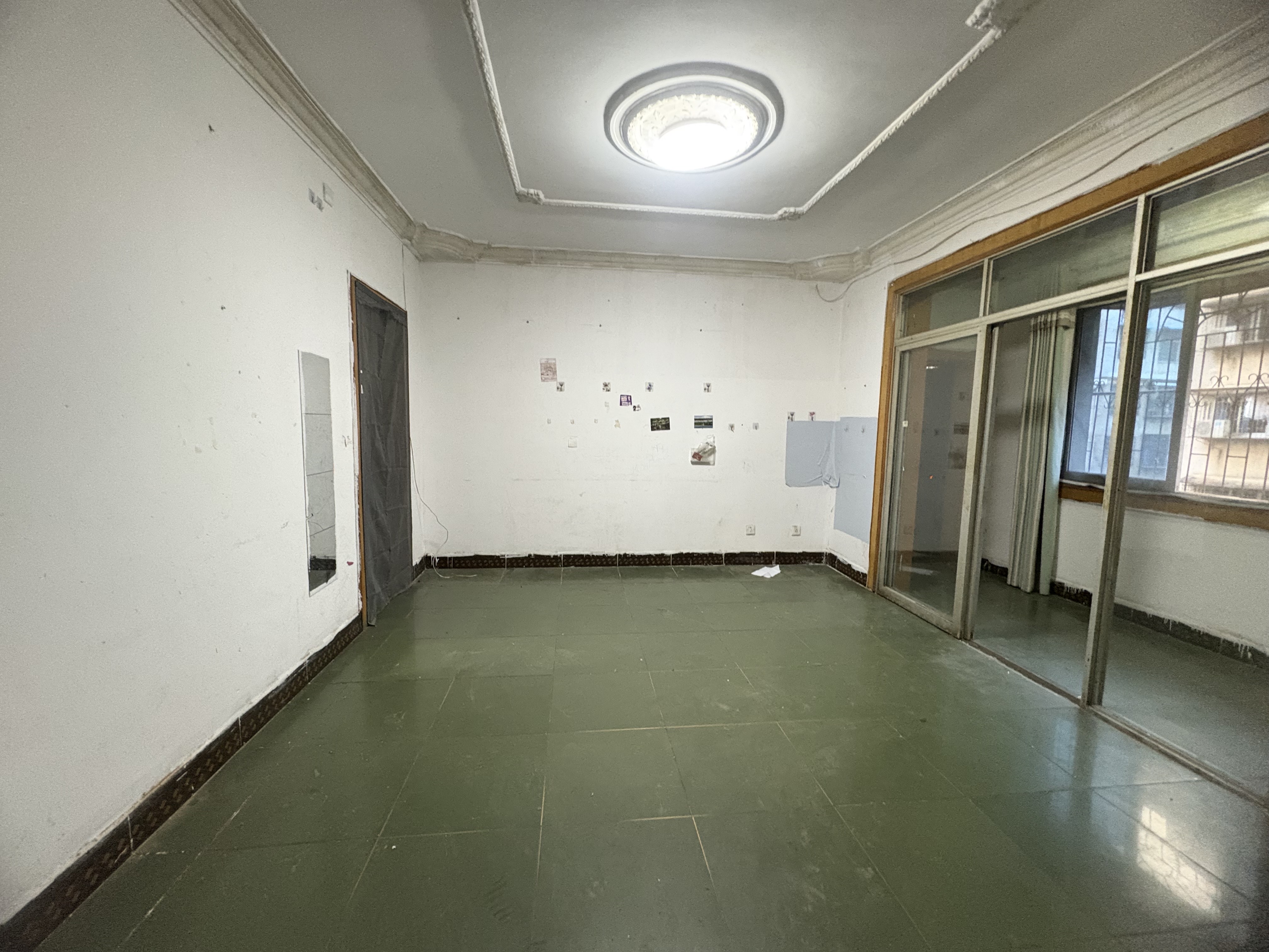 王家小区  2室2厅1卫   27.80万客厅