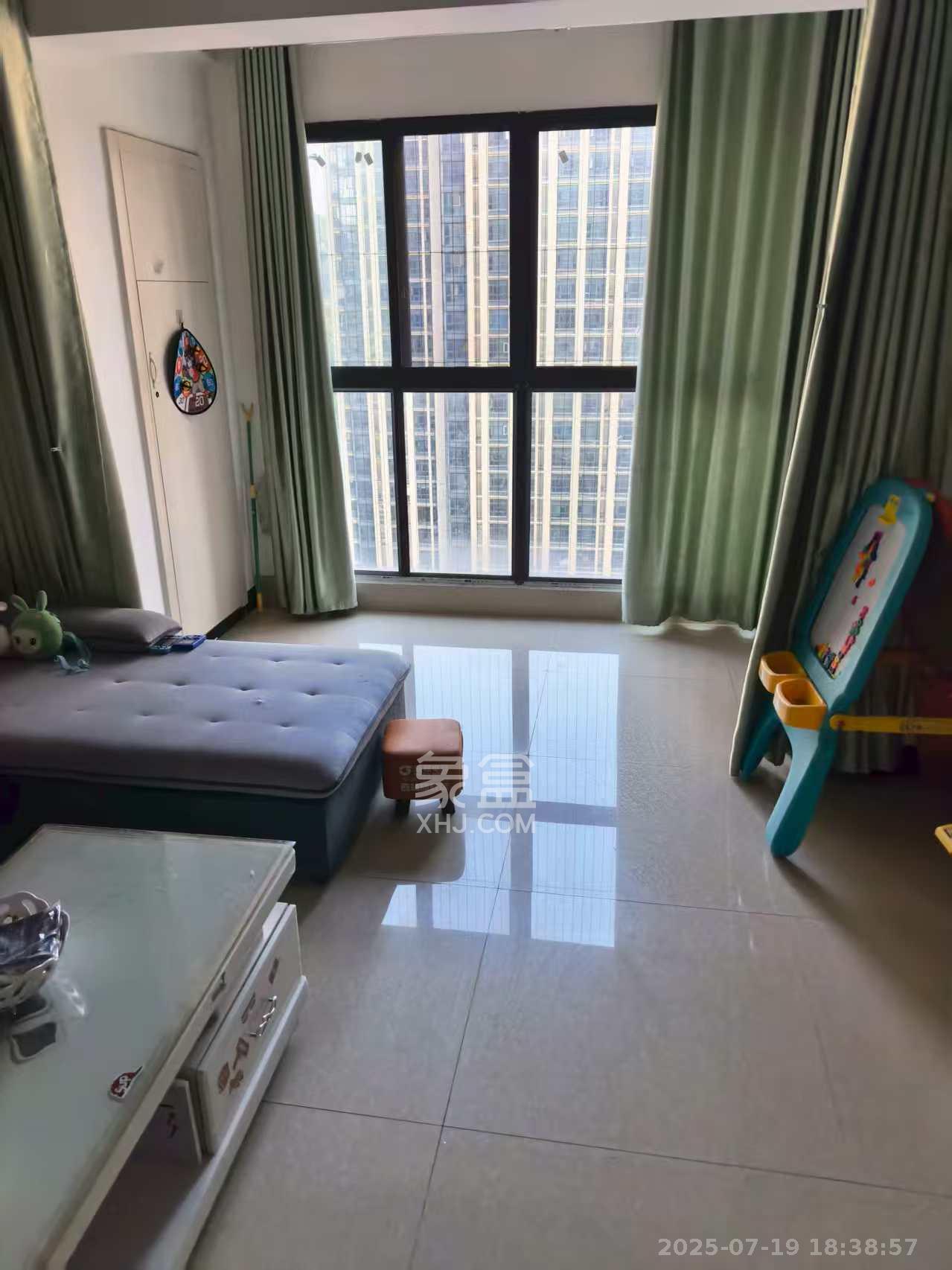 金茂梅溪湖 3室2厅1卫 2500.0元/月 金茂梅溪湖 3室2厅1卫 2500.0元/月室内图