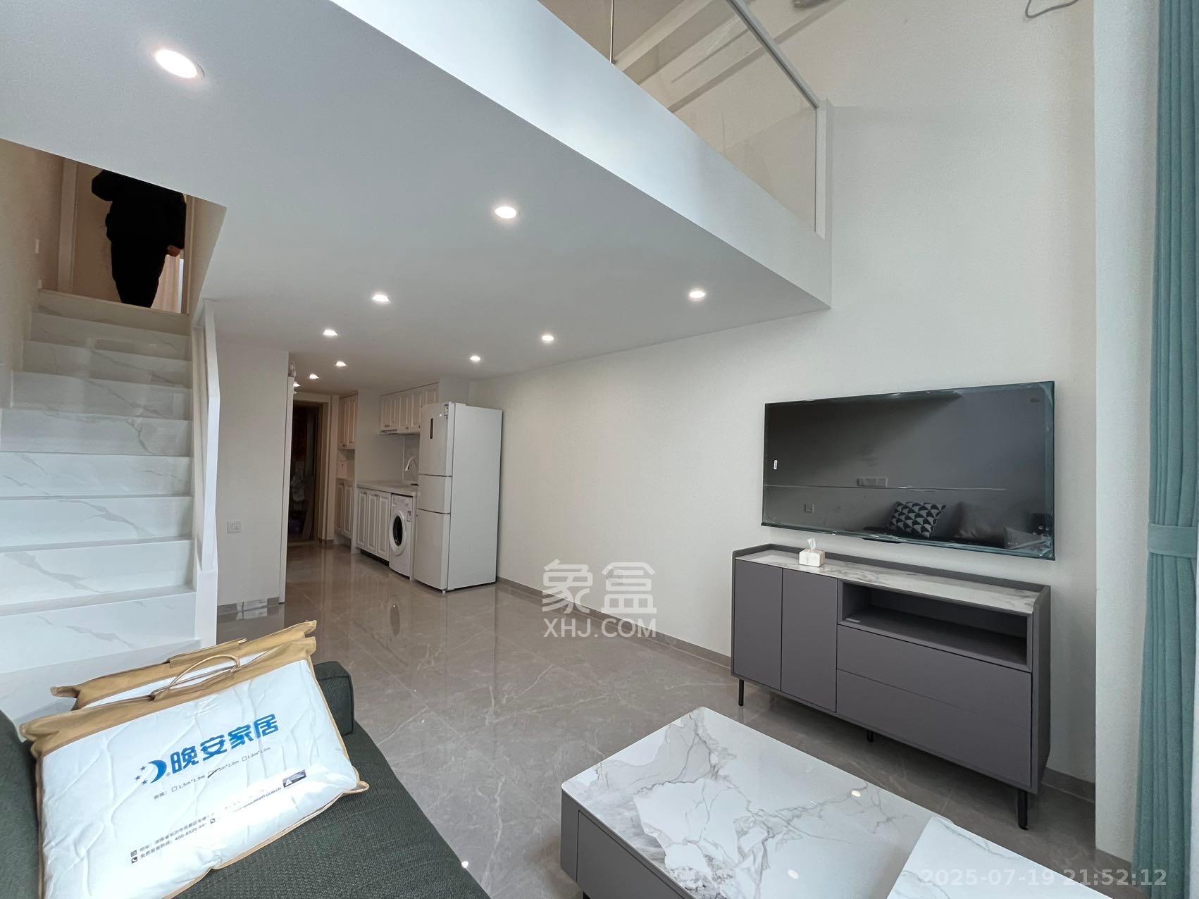 卓越江岸 1室0厅0卫 2600.0元/月 卓越江岸 1室0厅0卫 2600.0元/月室内图