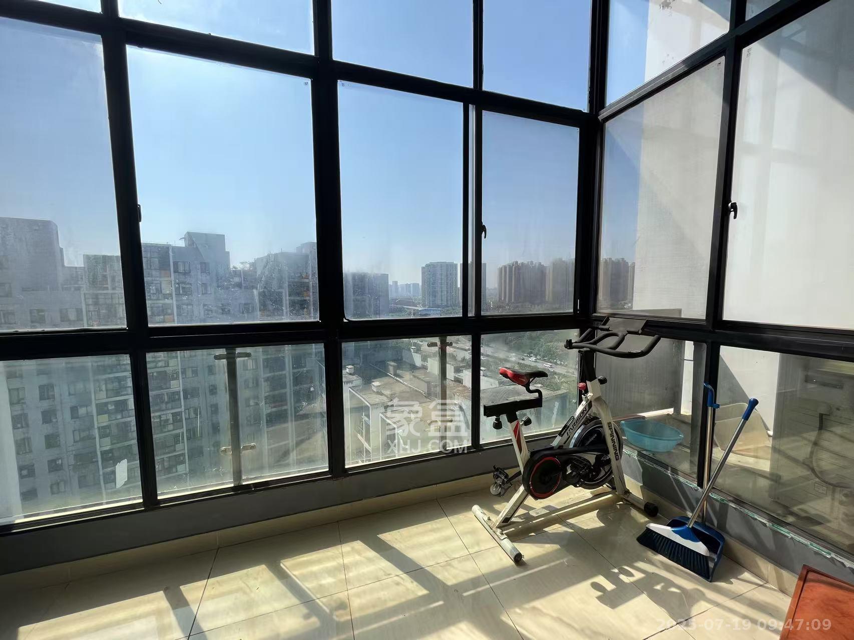阳光100三期  3室2厅2卫    2900.0元/月室内图