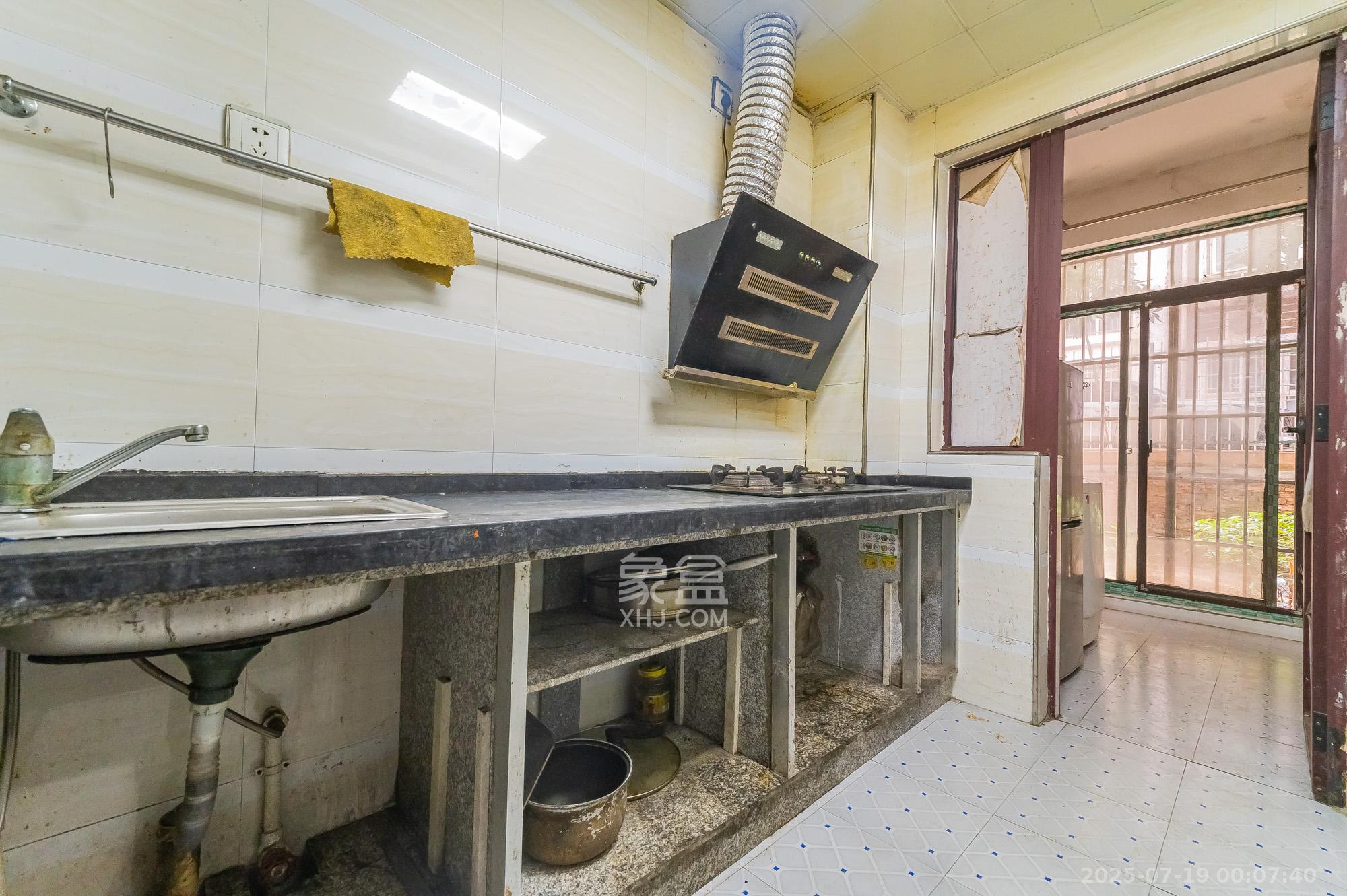 圆梦康乐城  1室1厅1卫    22.8万 圆梦康乐城  1室1厅1卫    22.8万厨房