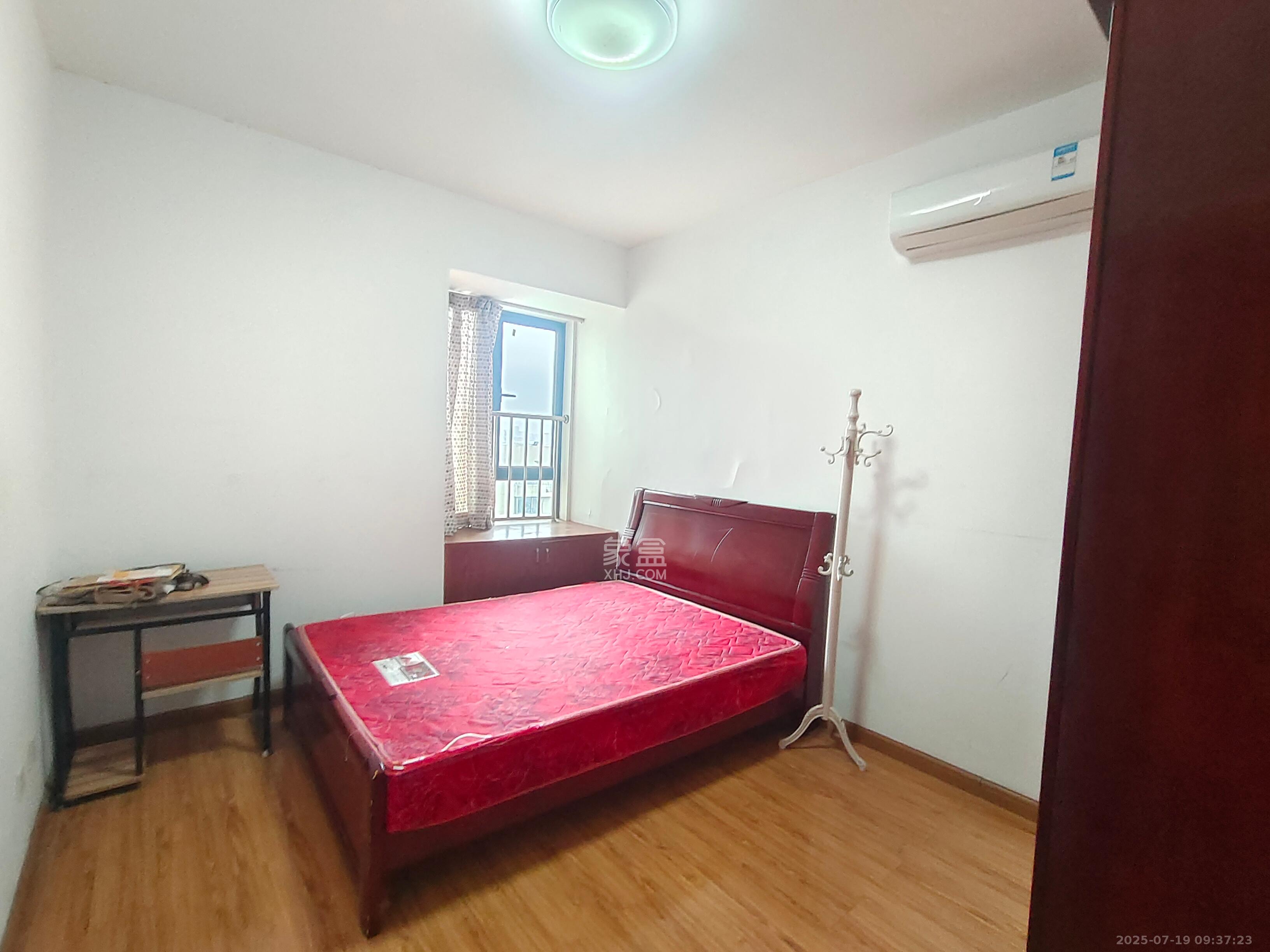 长房时代城  2室2厅1卫    2400.0元/月室内图