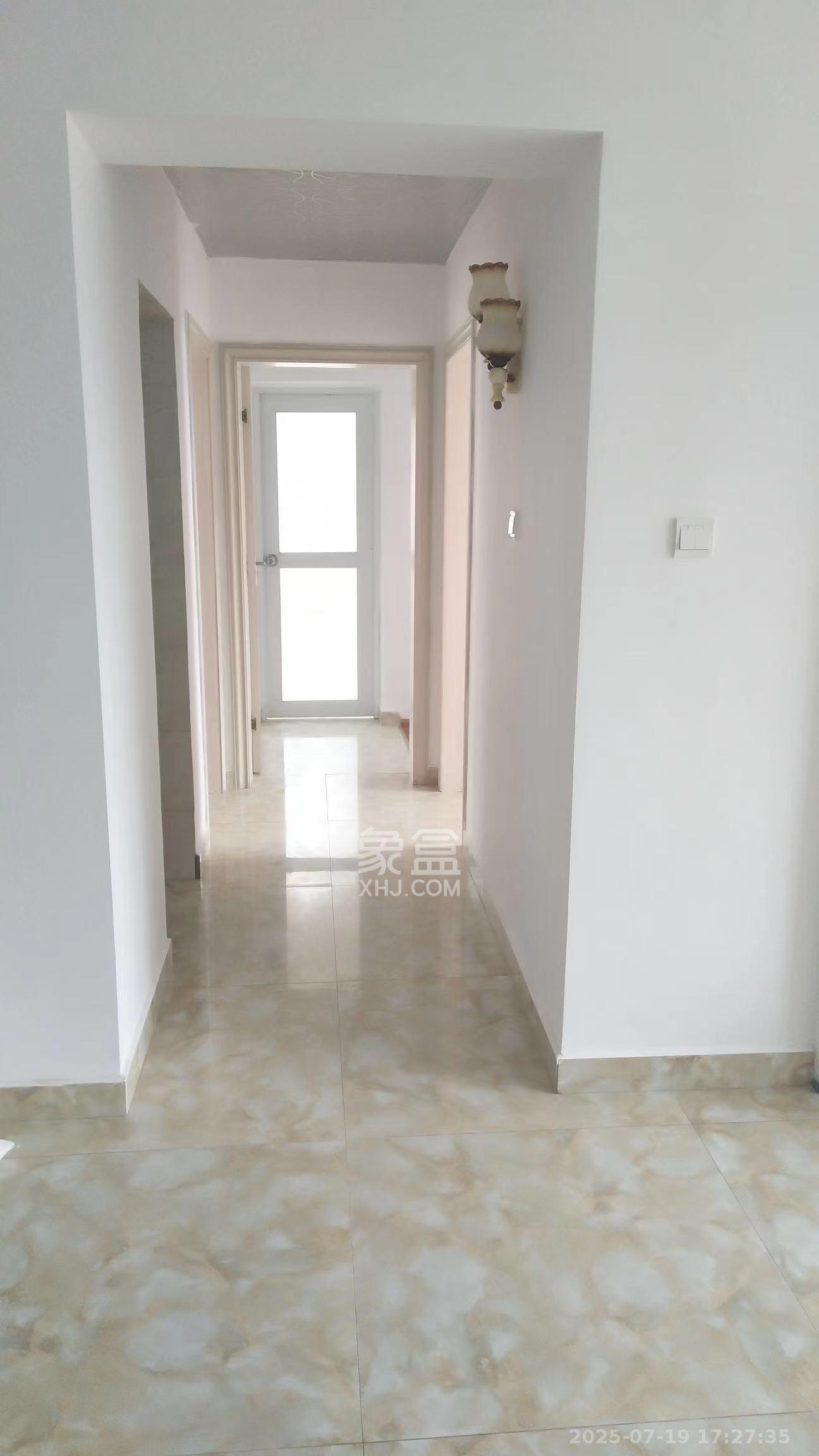 新长海广场  3室2厅1卫    1800.0元/月 新长海广场  3室2厅1卫    1800.0元/月室内图