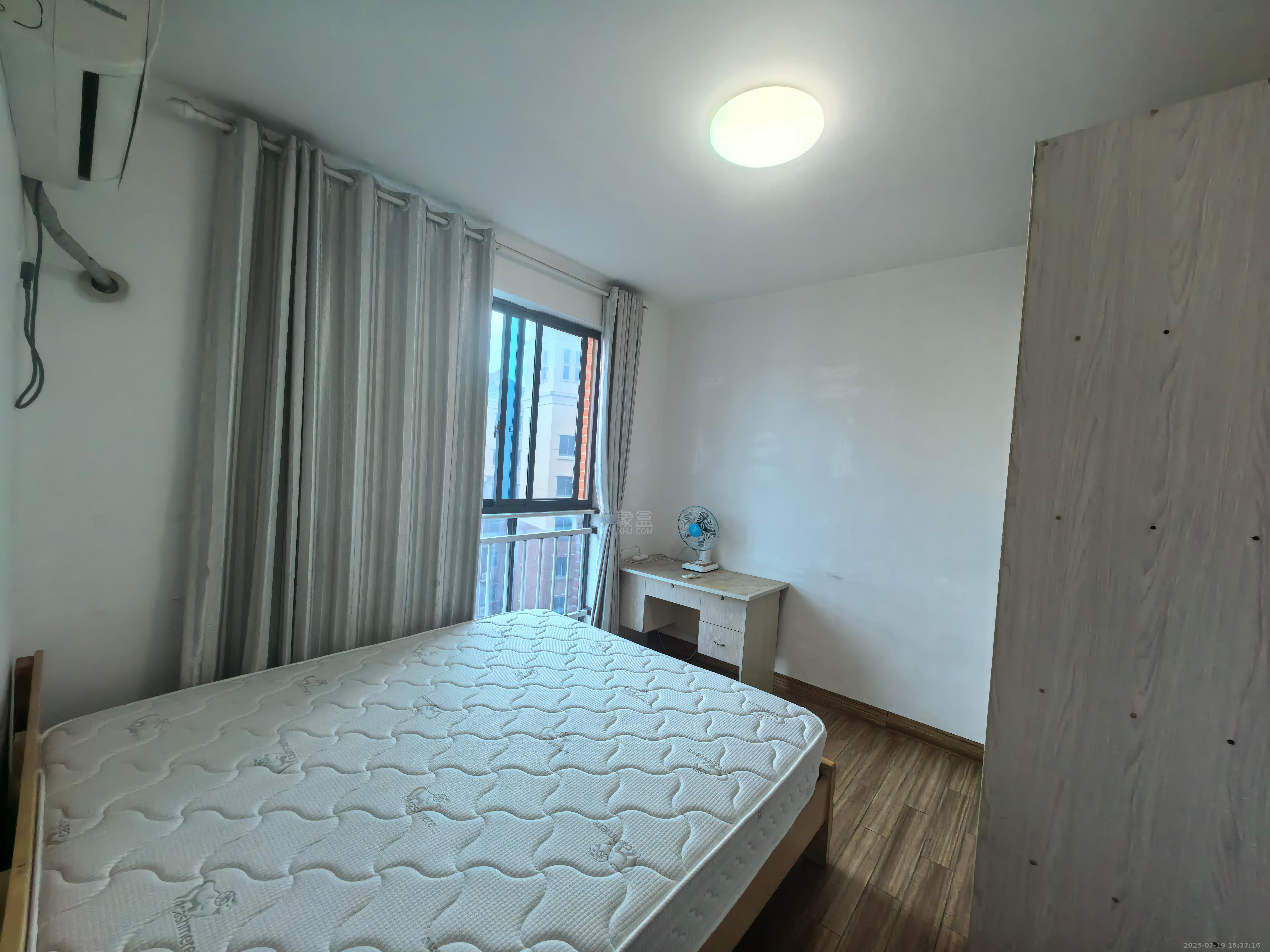 中央皇庭 2室1厅1卫 1300.0元/月 中央皇庭 2室1厅1卫 1300.0元/月室内图