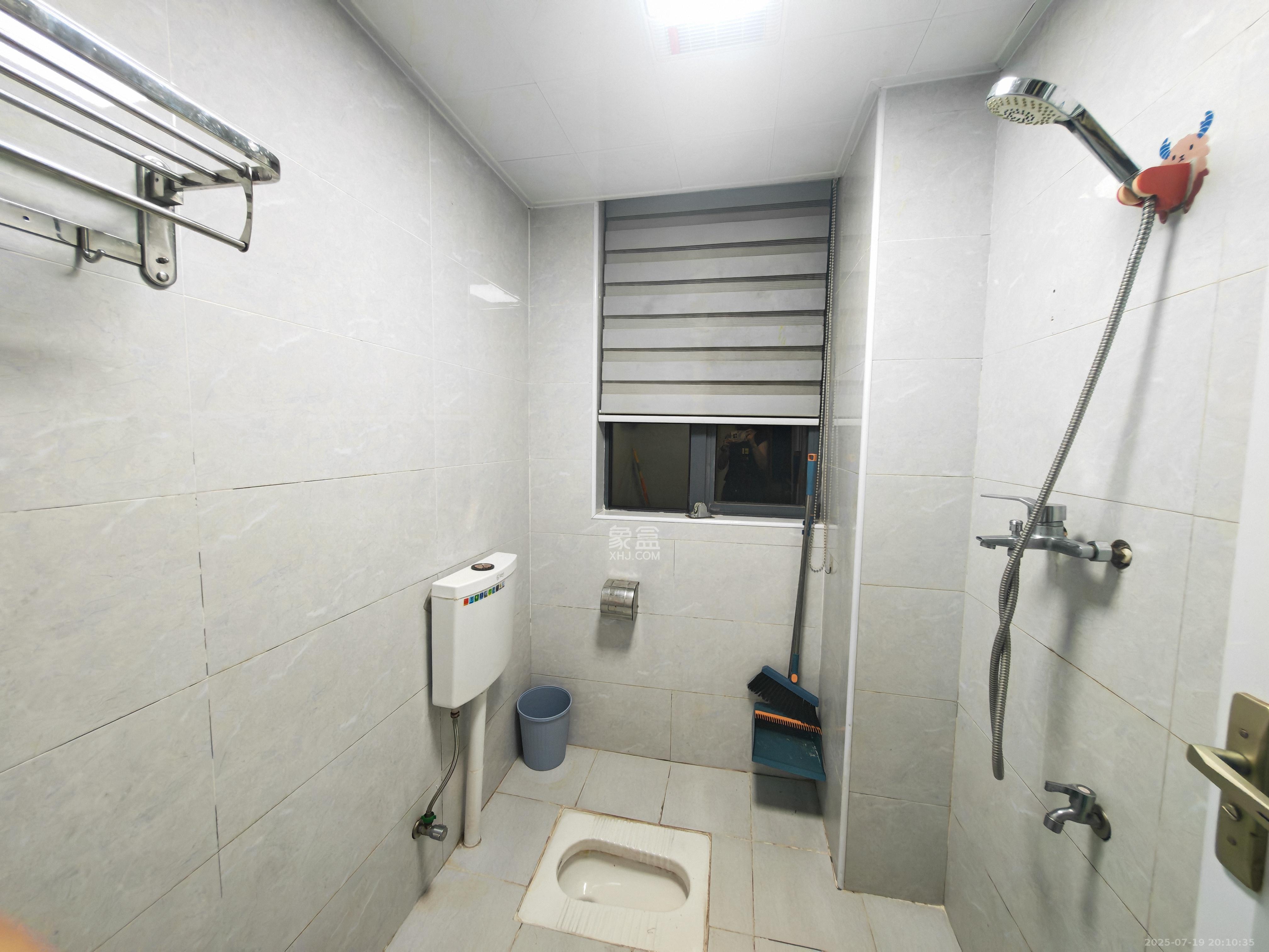 东业上城嘉苑(晟悦国际)  3室2厅1卫    1800.0元/月 东业上城嘉苑(晟悦国际)  3室2厅1卫    1800.0元/月室内图