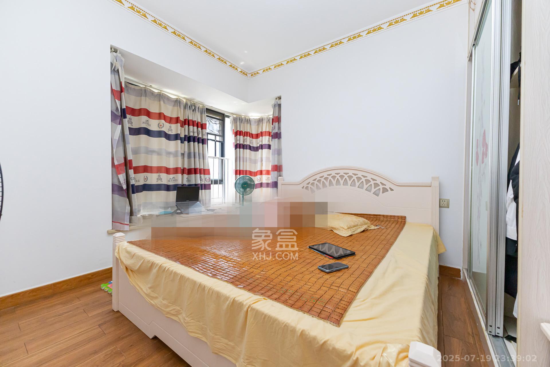 润和之悦(金泽园) 3室2厅1卫 75.0万 润和之悦(金泽园) 3室2厅1卫 75.0万卧室