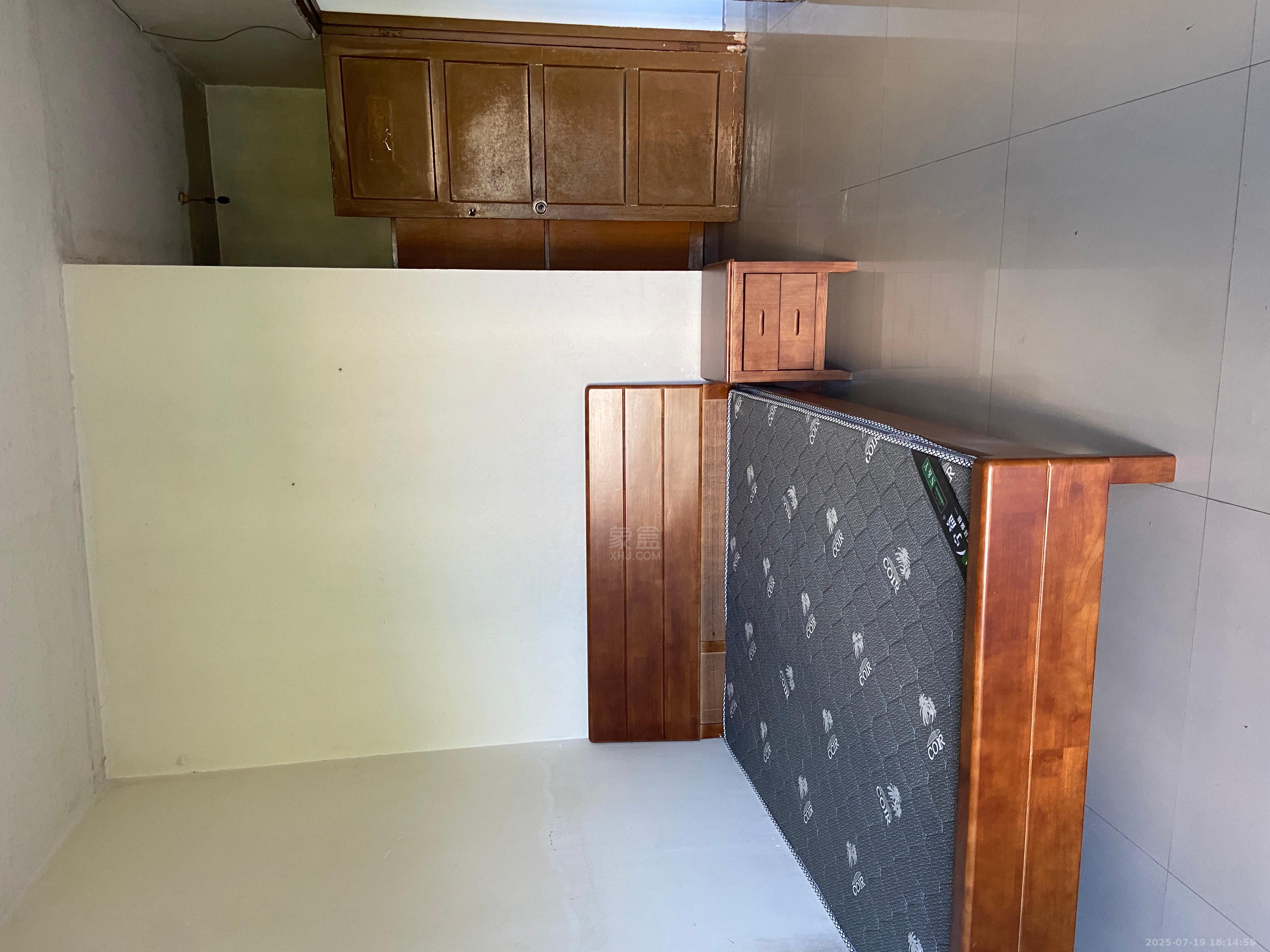 荷叶塘农贸市场综合楼 3室2厅1卫 1200.0元/月 荷叶塘农贸市场综合楼 3室2厅1卫 1200.0元/月室内图