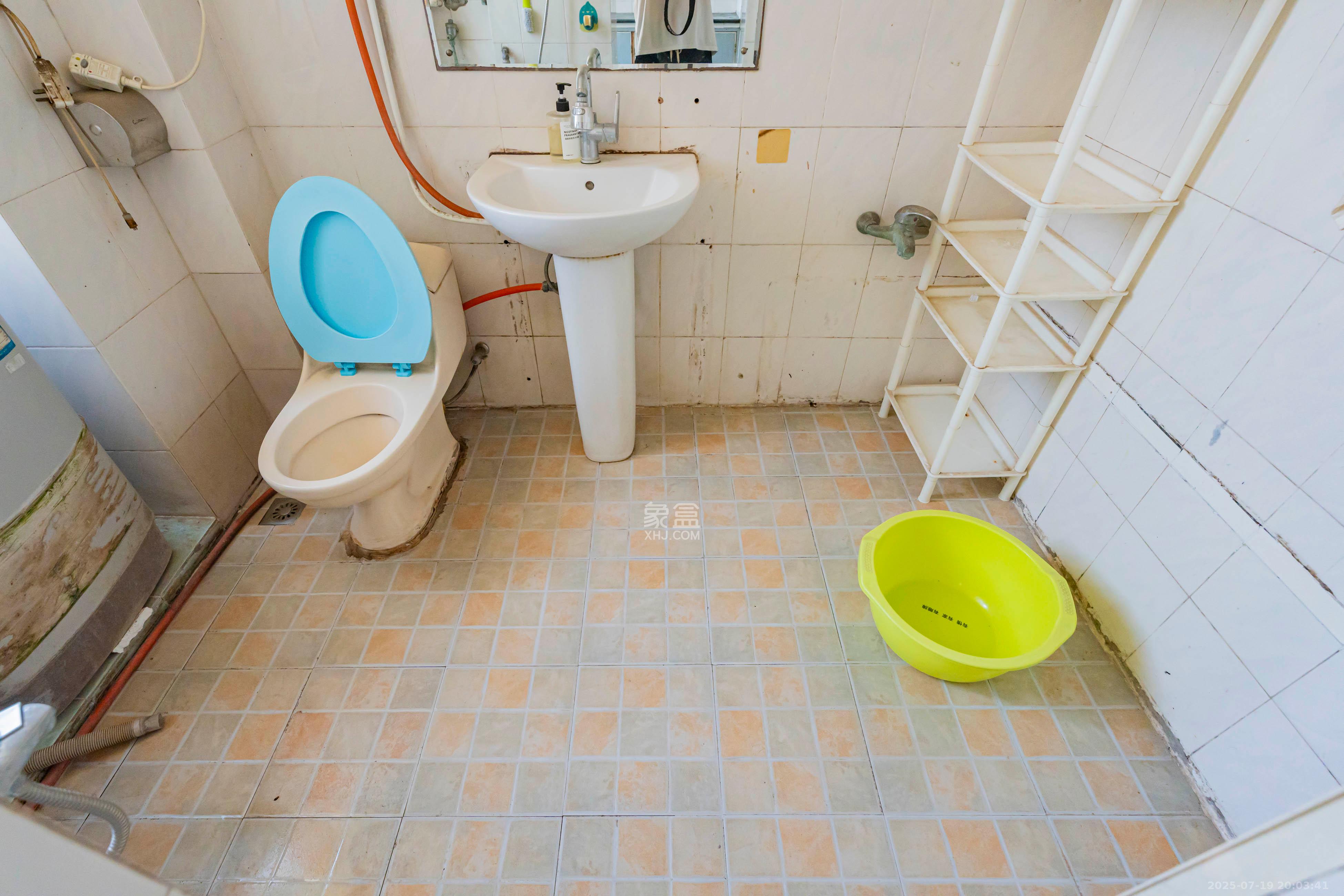 省卫生厅宿舍  3室2厅1卫    60.0万卫生间