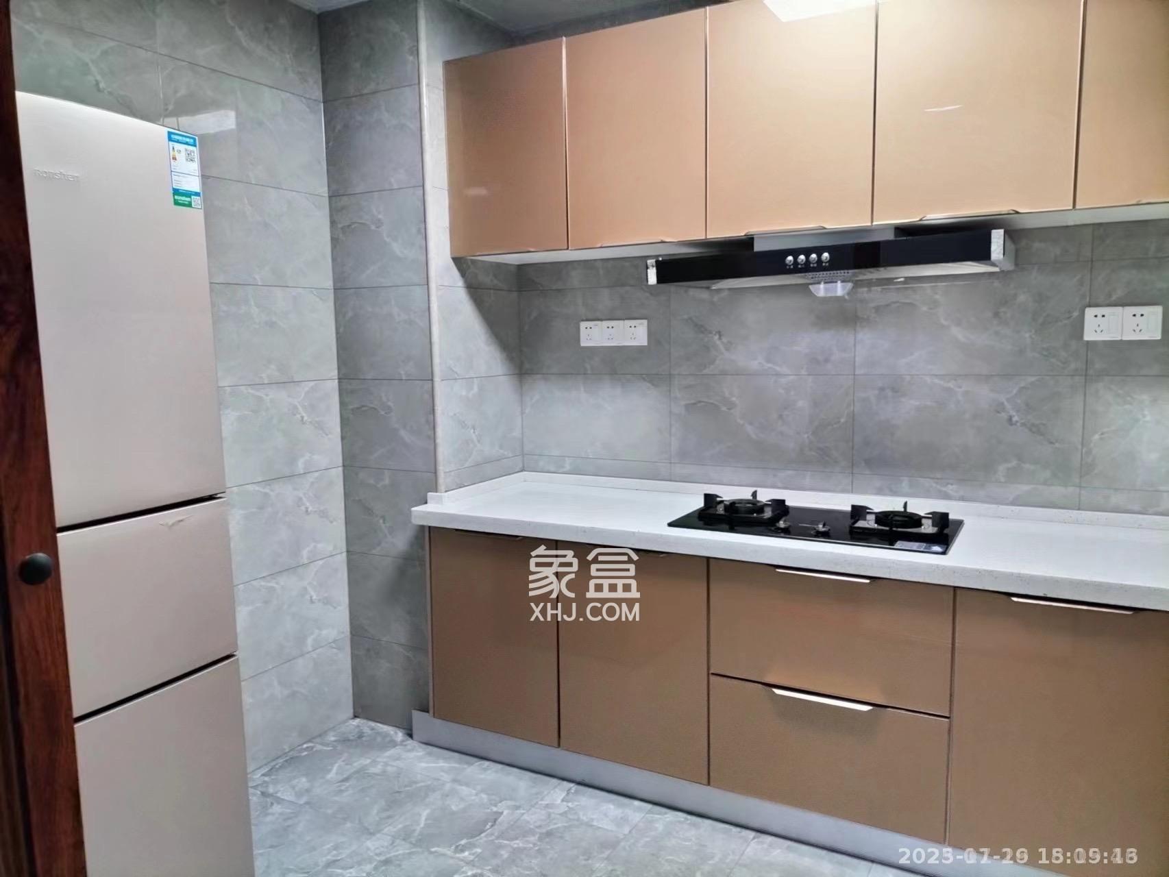 长房云时代  5室2厅2卫   3000.00元/月室内图