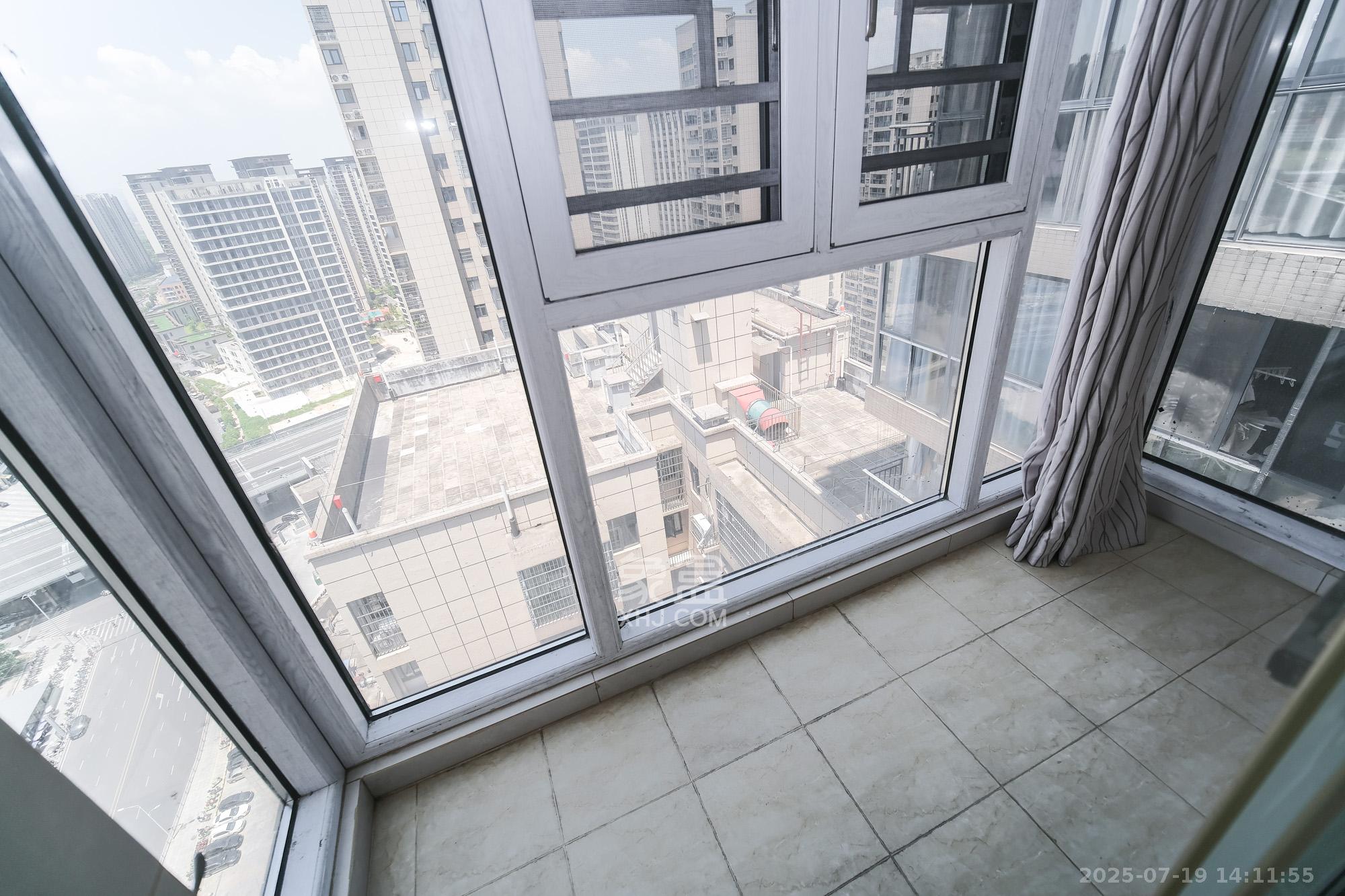 和悦城(蟠龙景苑)  3室2厅1卫    67.0万 和悦城(蟠龙景苑)  3室2厅1卫    67.0万阳台