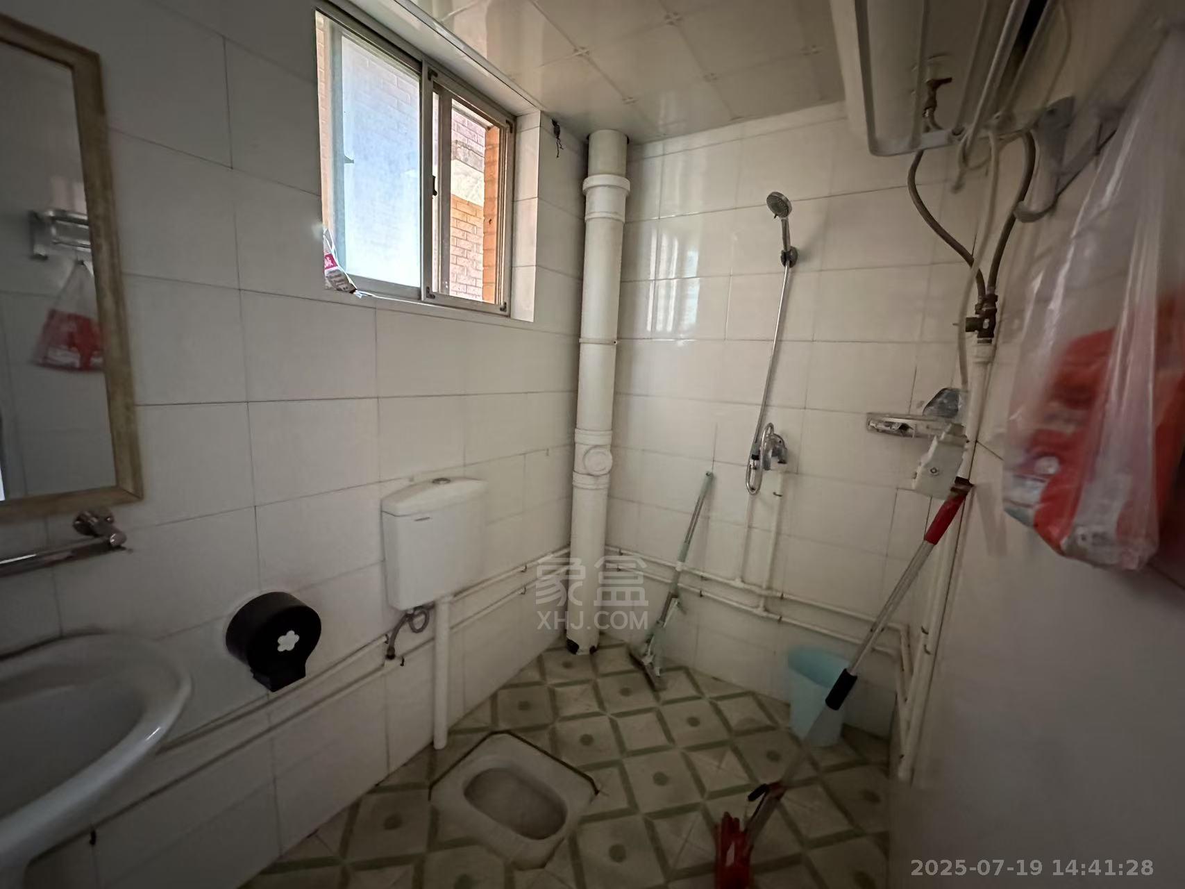 百益大厦 4室2厅2卫 1800.0元/月 百益大厦 4室2厅2卫 1800.0元/月室内图