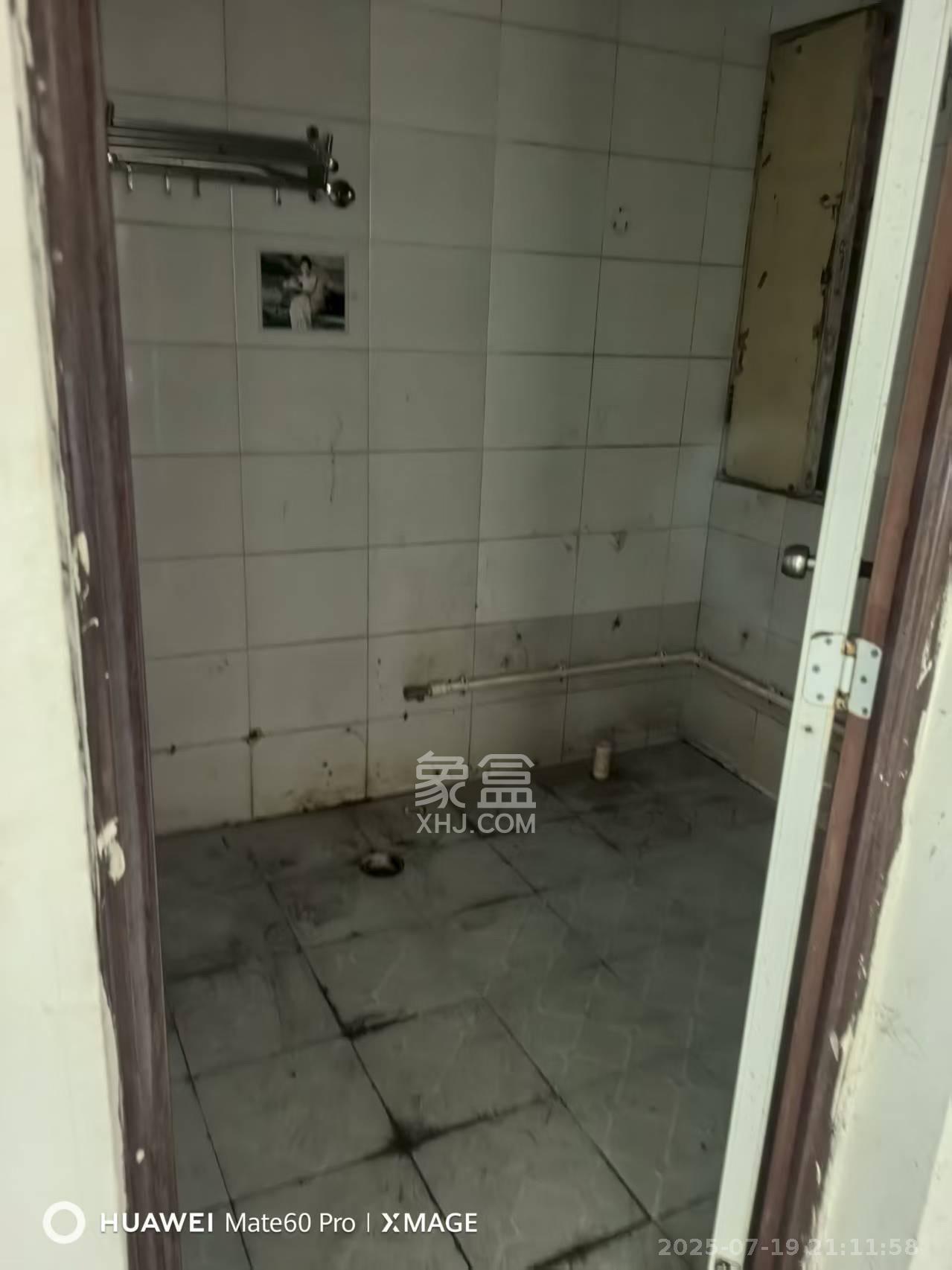 思进大厦 1室2厅2卫 3600.0元/月 思进大厦 1室2厅2卫 3600.0元/月室内图