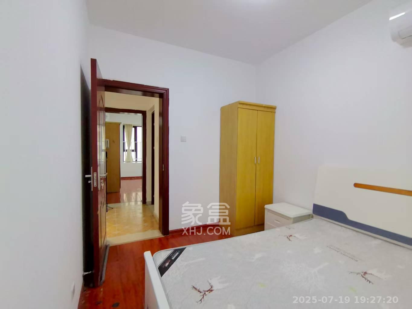 保利麓谷林语F区  3室2厅1卫   2400.00元/月室内图
