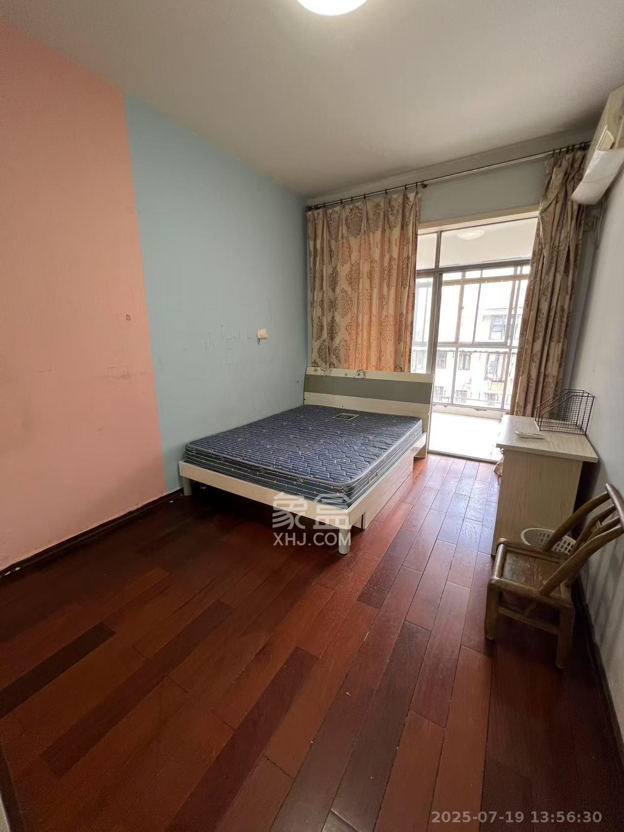 芙蓉苑 4室2厅2卫 2700.0元/月 芙蓉苑 4室2厅2卫 2700.0元/月室内图