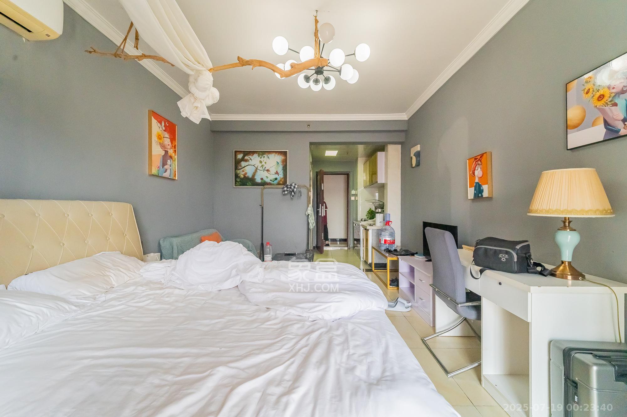 华润五彩城  1室1厅1卫    19.3万 华润五彩城  1室1厅1卫    19.3万客厅