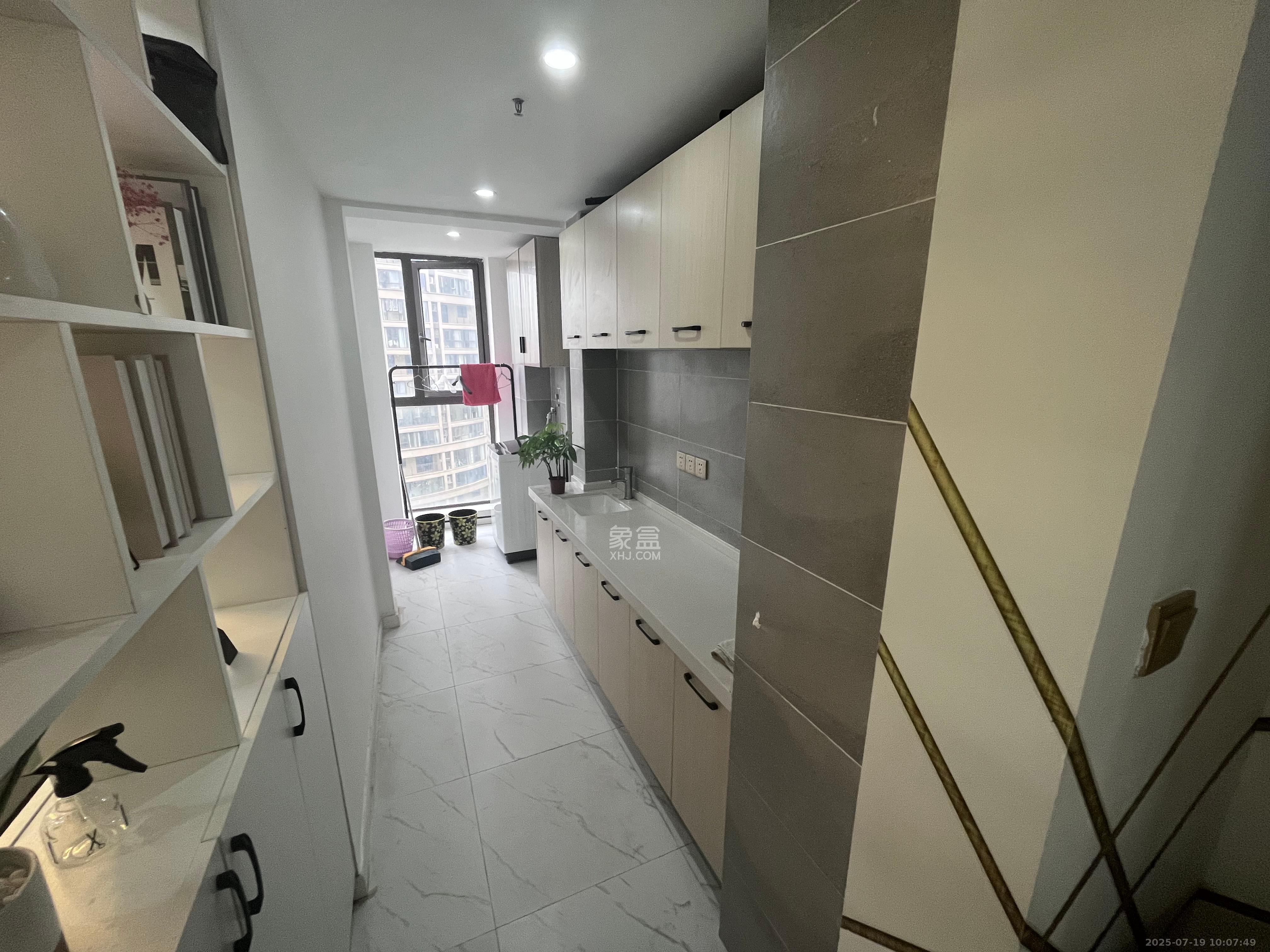 融创融公馆(融创臻苑) 1室0厅1卫 1600.0元/月 融创融公馆(融创臻苑) 1室0厅1卫 1600.0元/月室内图