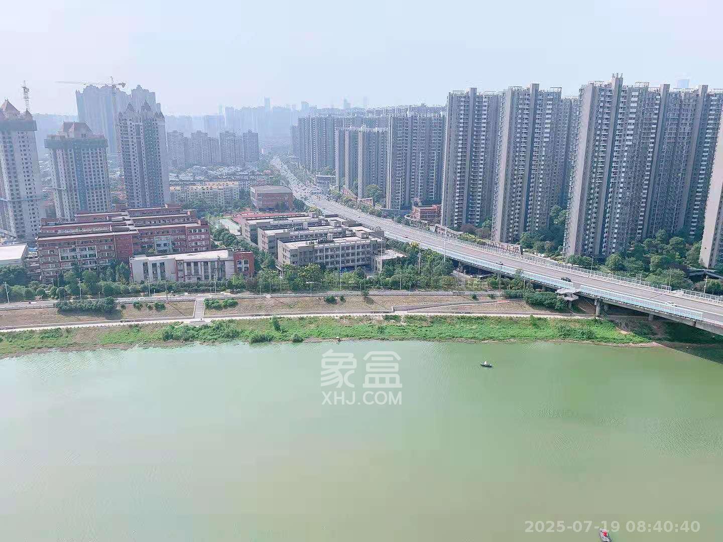 双湾国际（湘江御景花园）  3室2厅2卫    2300.0元/月小区图