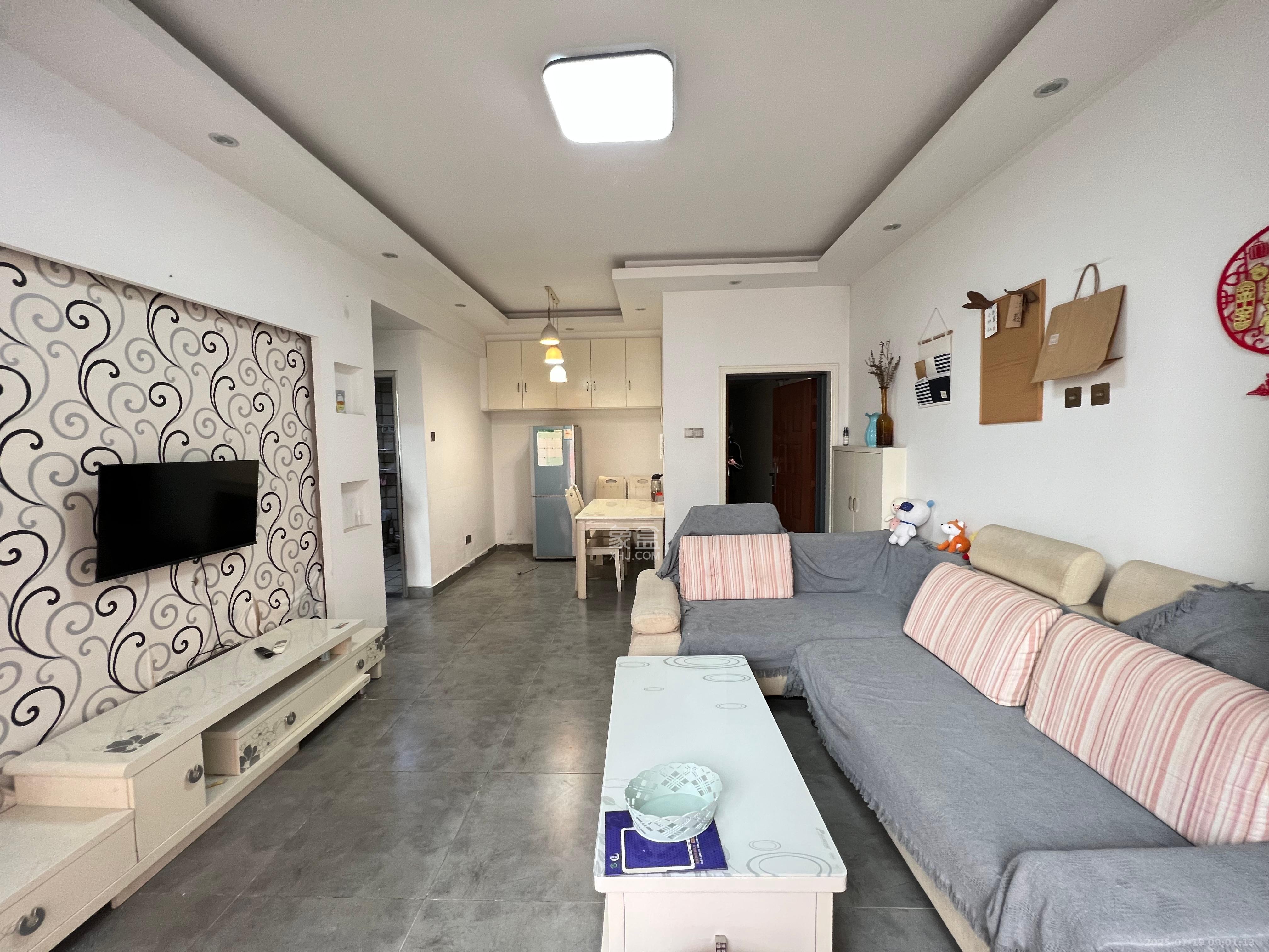 中城丽景香山园  2室2厅1卫    2300.0元/月室内图