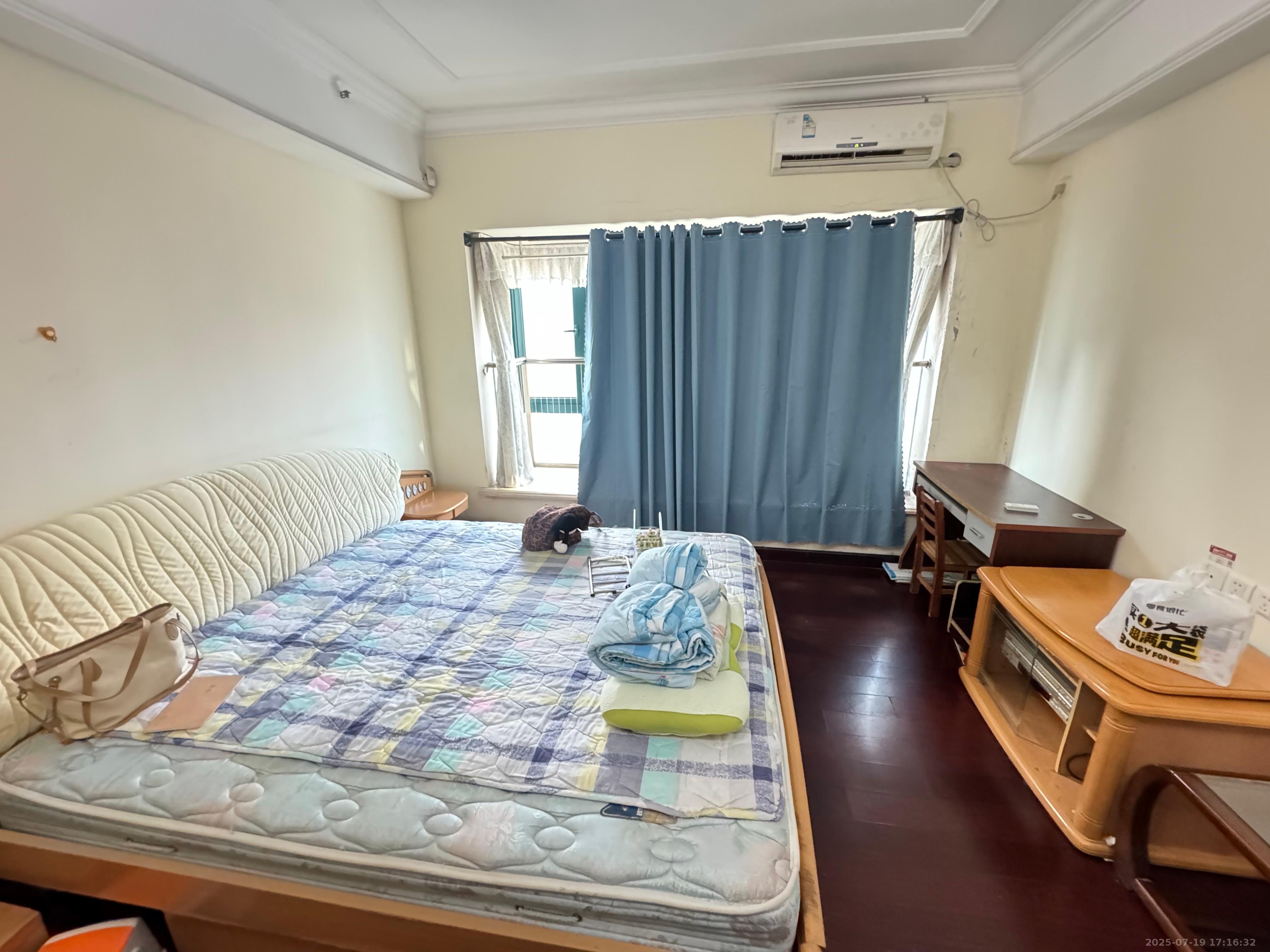 恒大华府  1室1厅1卫    1200.0元/月 恒大华府  1室1厅1卫    1200.0元/月室内图