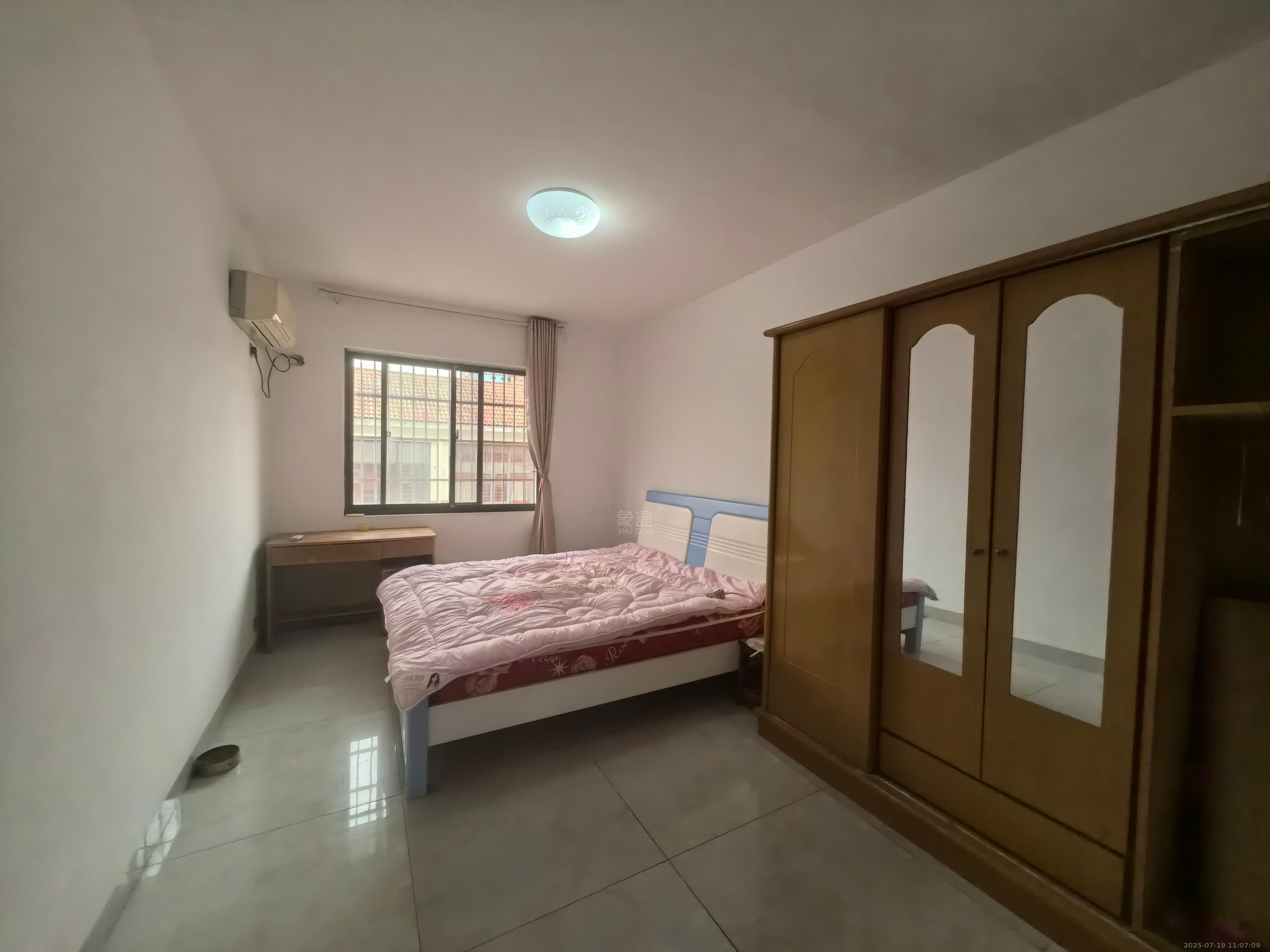 响塘安置小区  3室1厅1卫    1200.0元/月 响塘安置小区  3室1厅1卫    1200.0元/月室内图