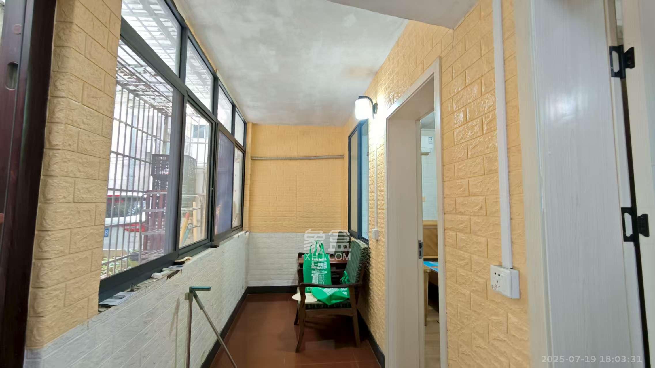 崇文里、崇圣里散盘  2室1厅1卫    2500.0元/月室内图