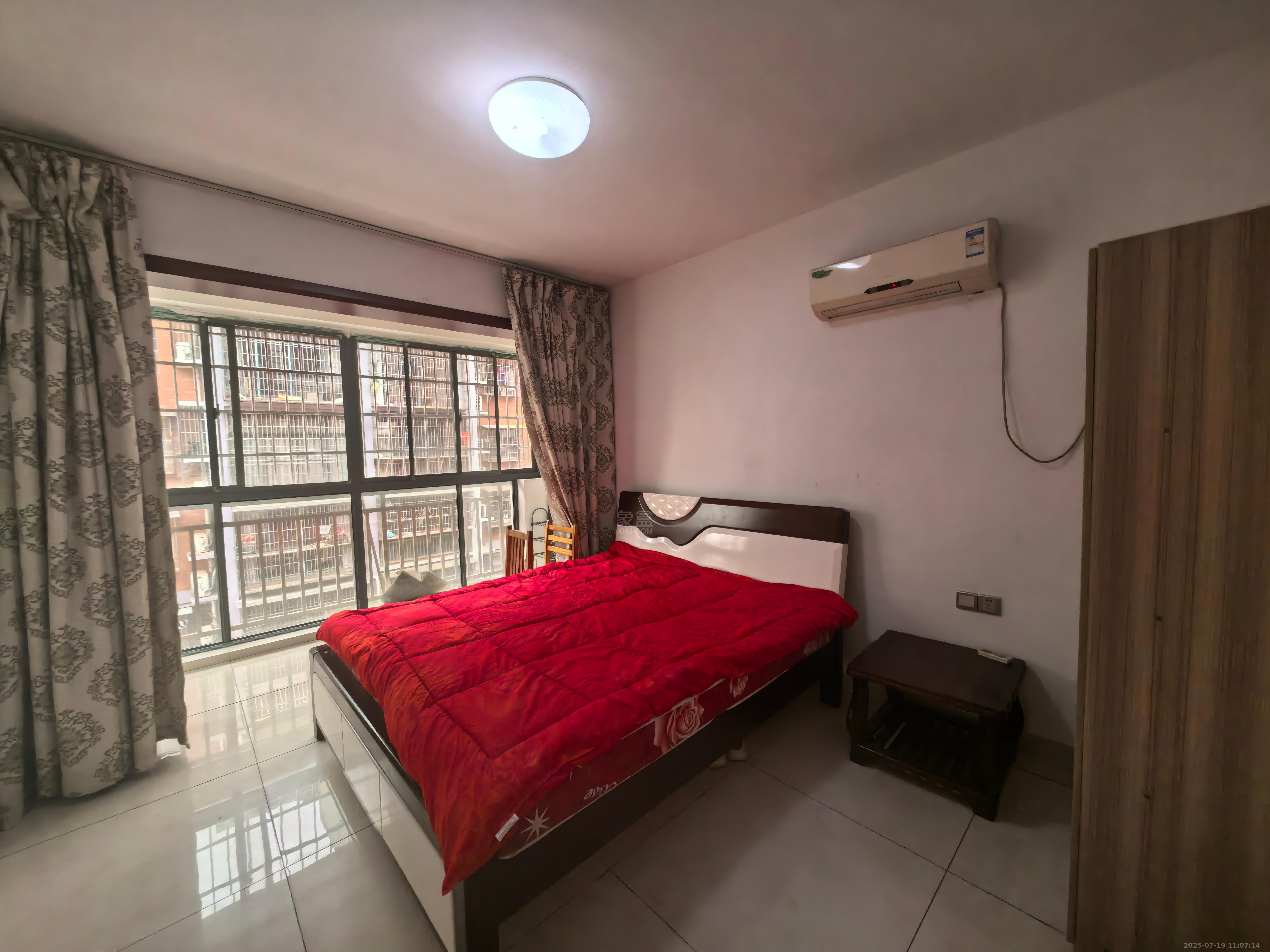 响塘安置小区  3室1厅1卫    1200.0元/月 响塘安置小区  3室1厅1卫    1200.0元/月室内图