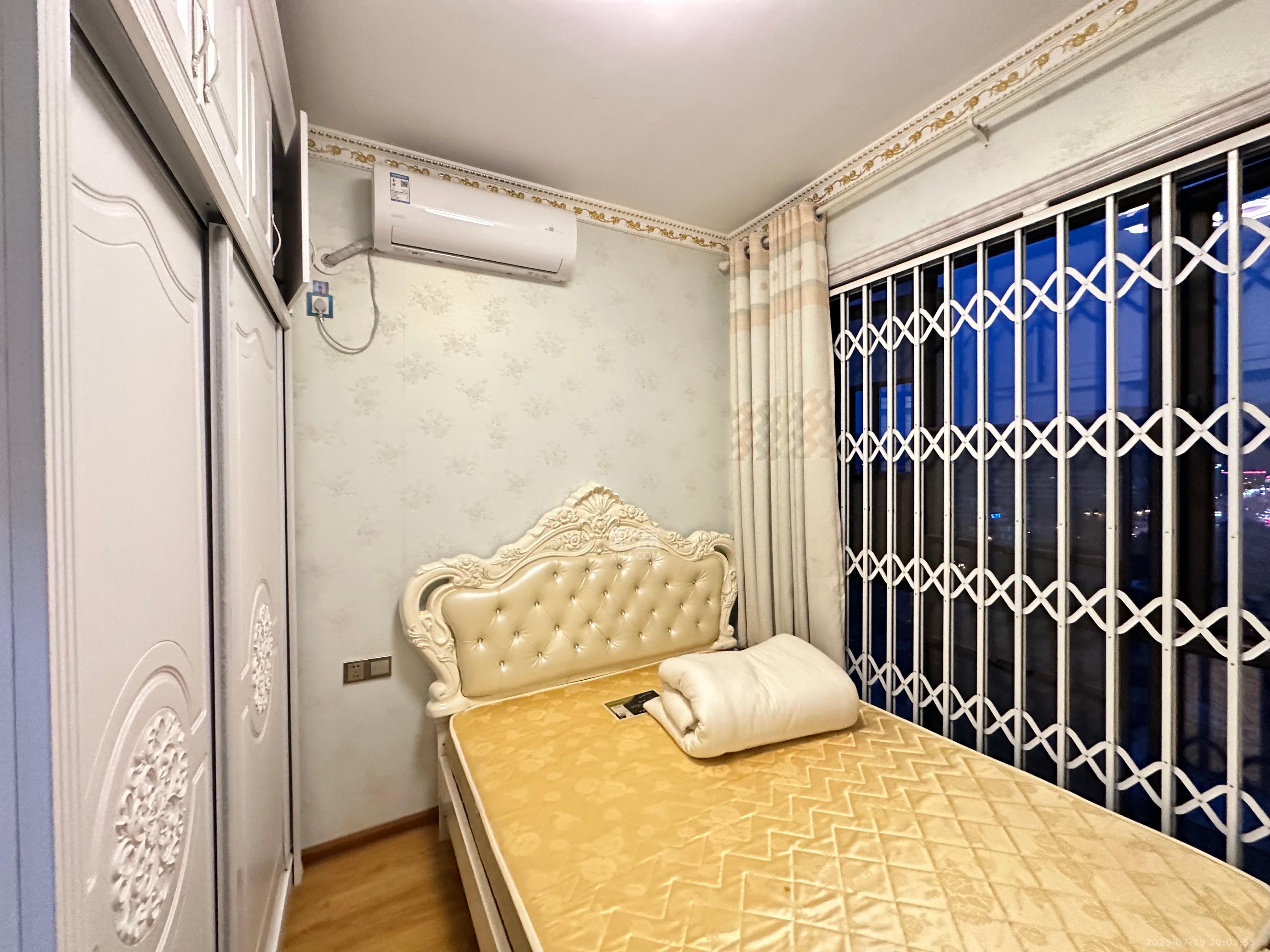 振业城一期  3室2厅2卫    3600.0元/月室内图