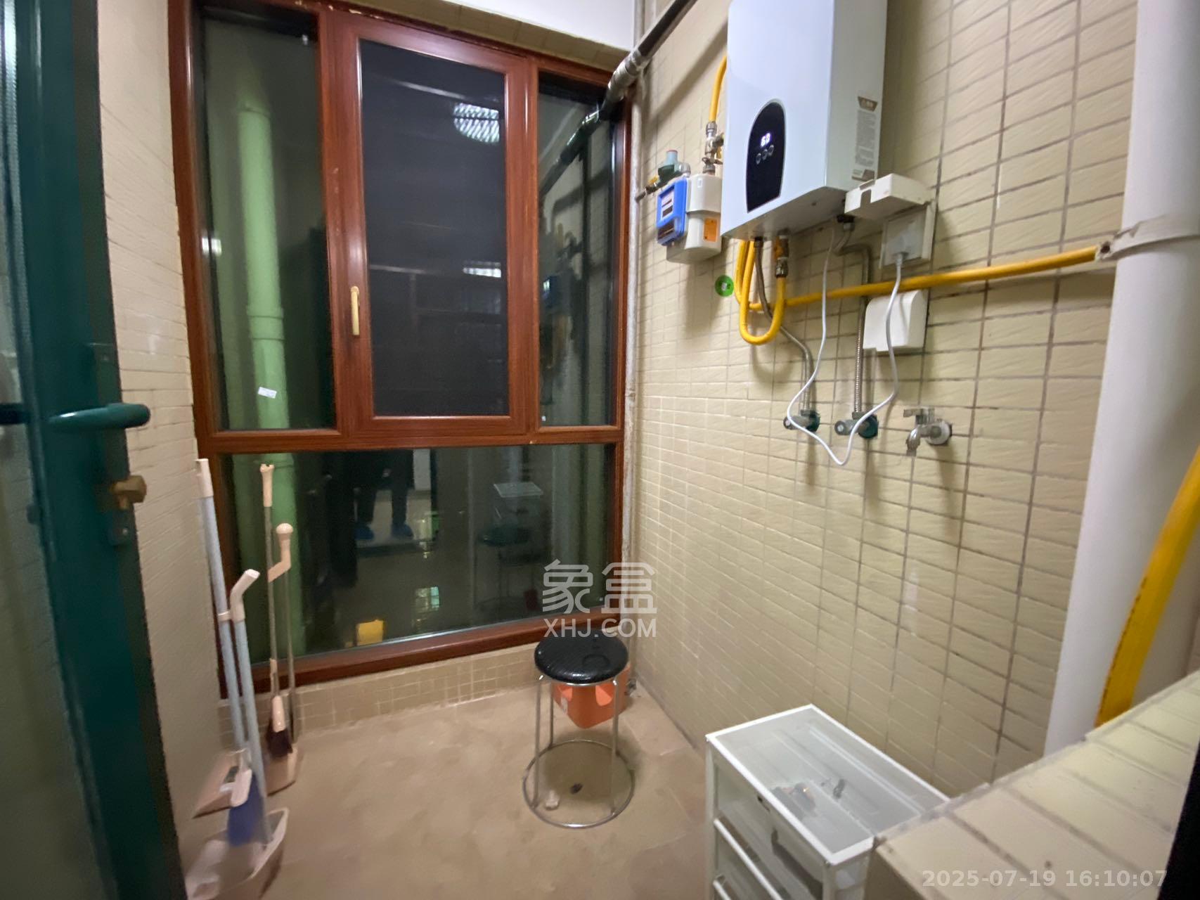 恒大雅苑 2室2厅1卫 2200.0元/月 恒大雅苑 2室2厅1卫 2200.0元/月室内图