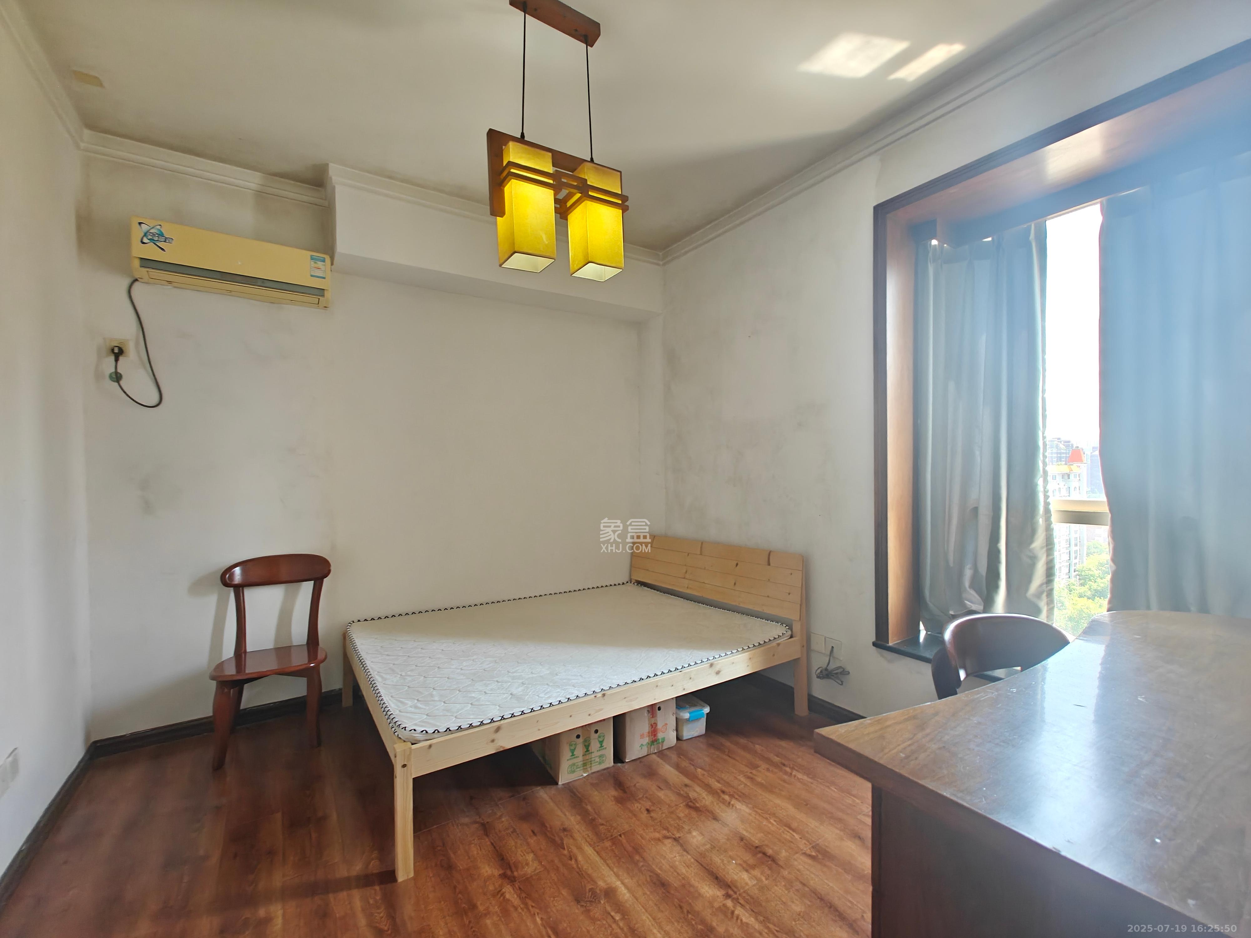 美林景园  3室2厅2卫    3300.0元/月 美林景园  3室2厅2卫    3300.0元/月室内图