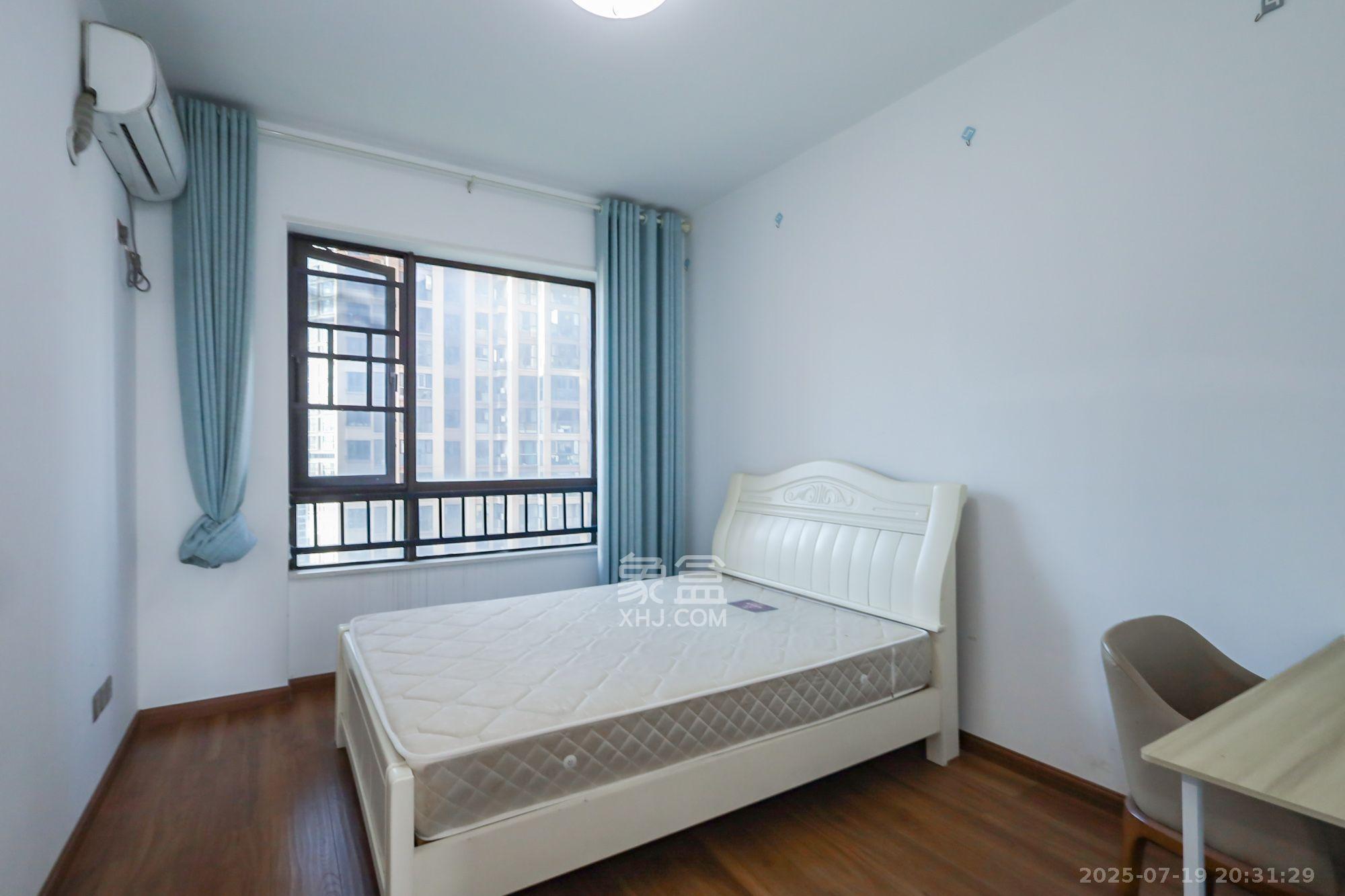 世茂外滩里(世茂铂翠湾三期) 4室2厅2卫 4500.0元/月 世茂外滩里(世茂铂翠湾三期) 4室2厅2卫 4500.0元/月室内图