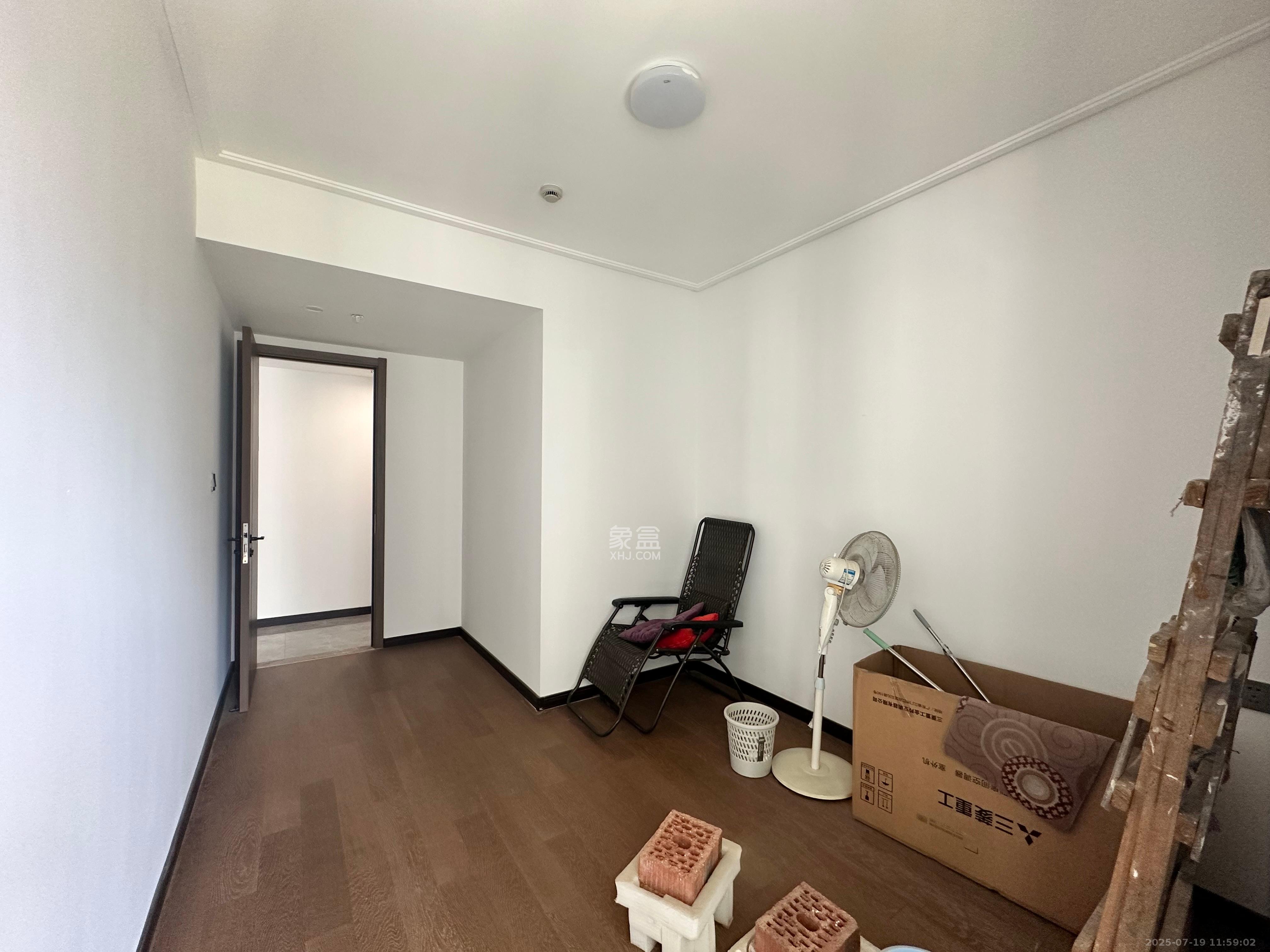 卓越中寰  4室2厅2卫    5800.0元/月 卓越中寰  4室2厅2卫    5800.0元/月室内图