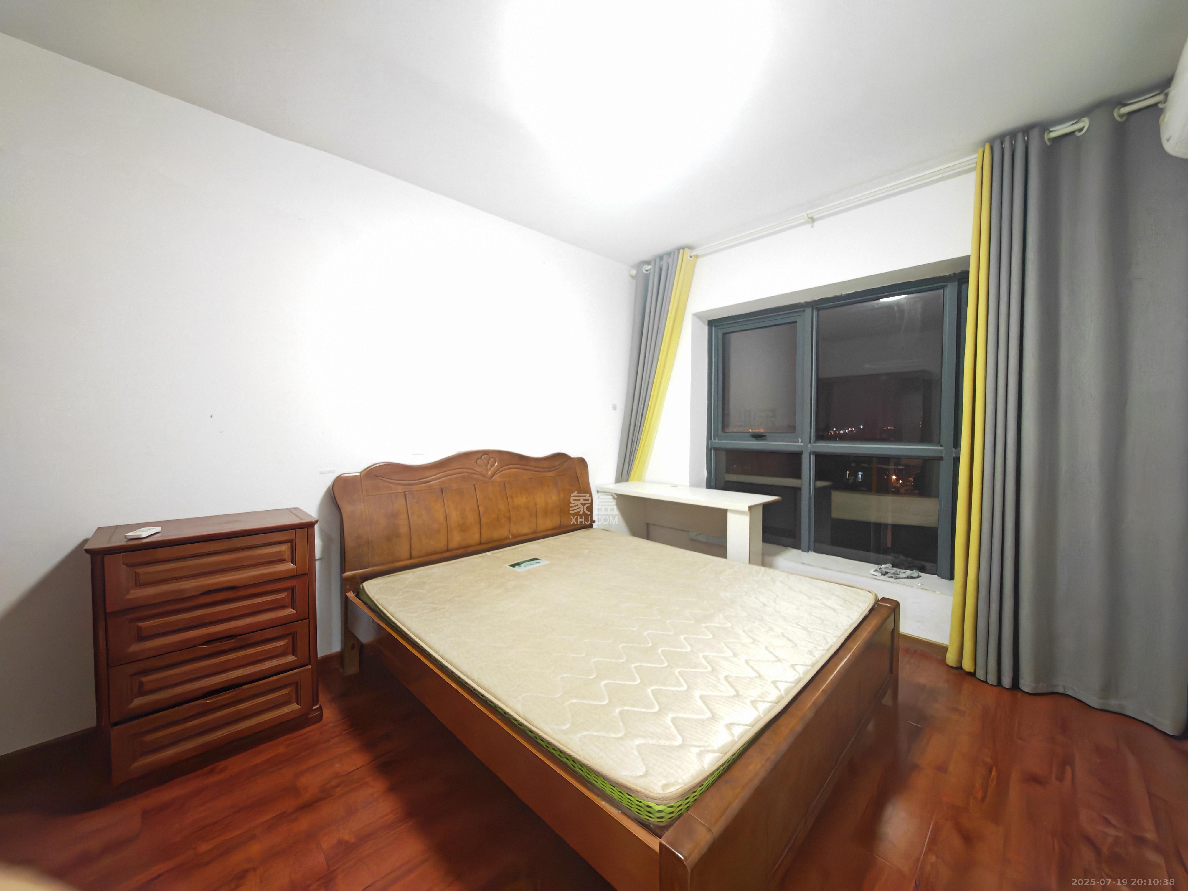 东业上城嘉苑(晟悦国际)  3室2厅1卫    1800.0元/月 东业上城嘉苑(晟悦国际)  3室2厅1卫    1800.0元/月室内图