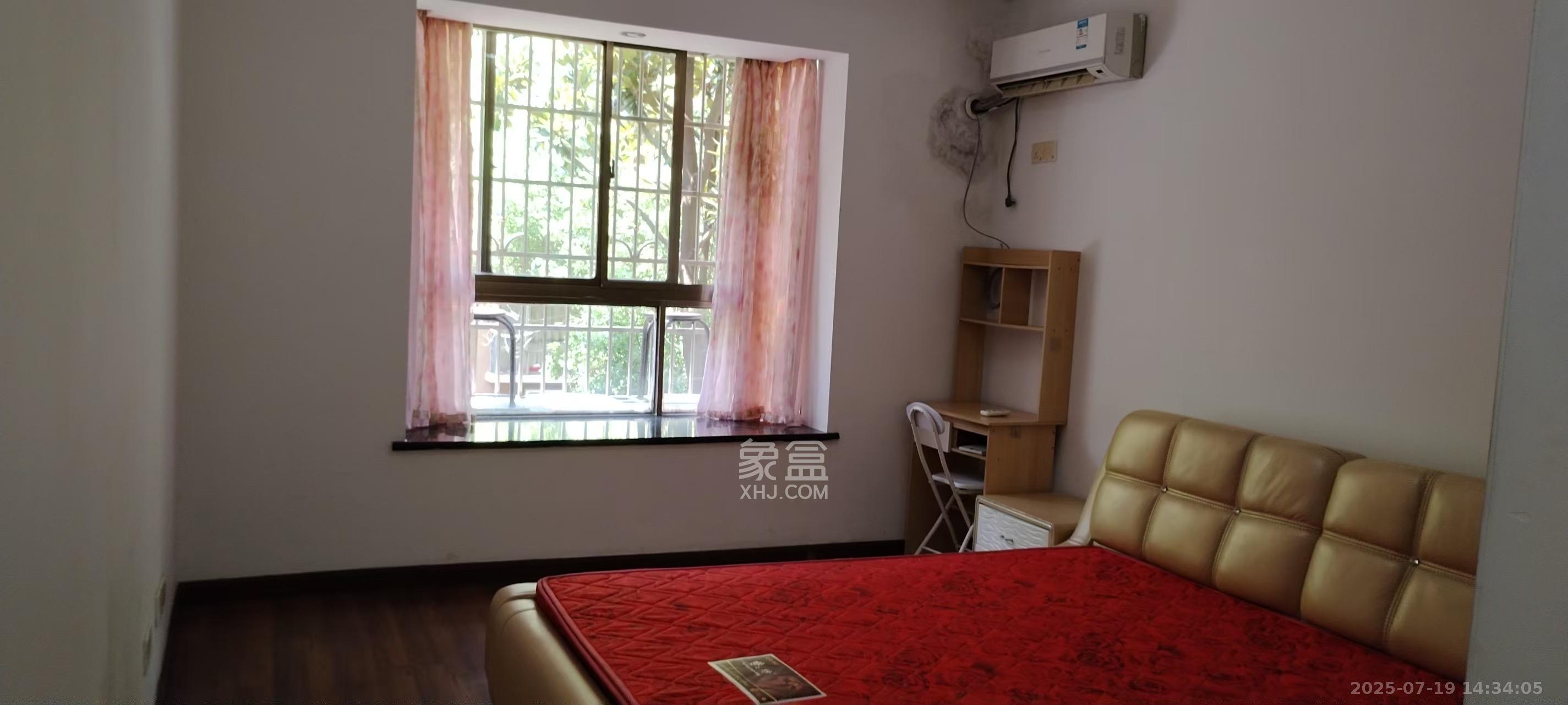 涉外花园 3室2厅1卫 2400.0元/月 涉外花园 3室2厅1卫 2400.0元/月室内图