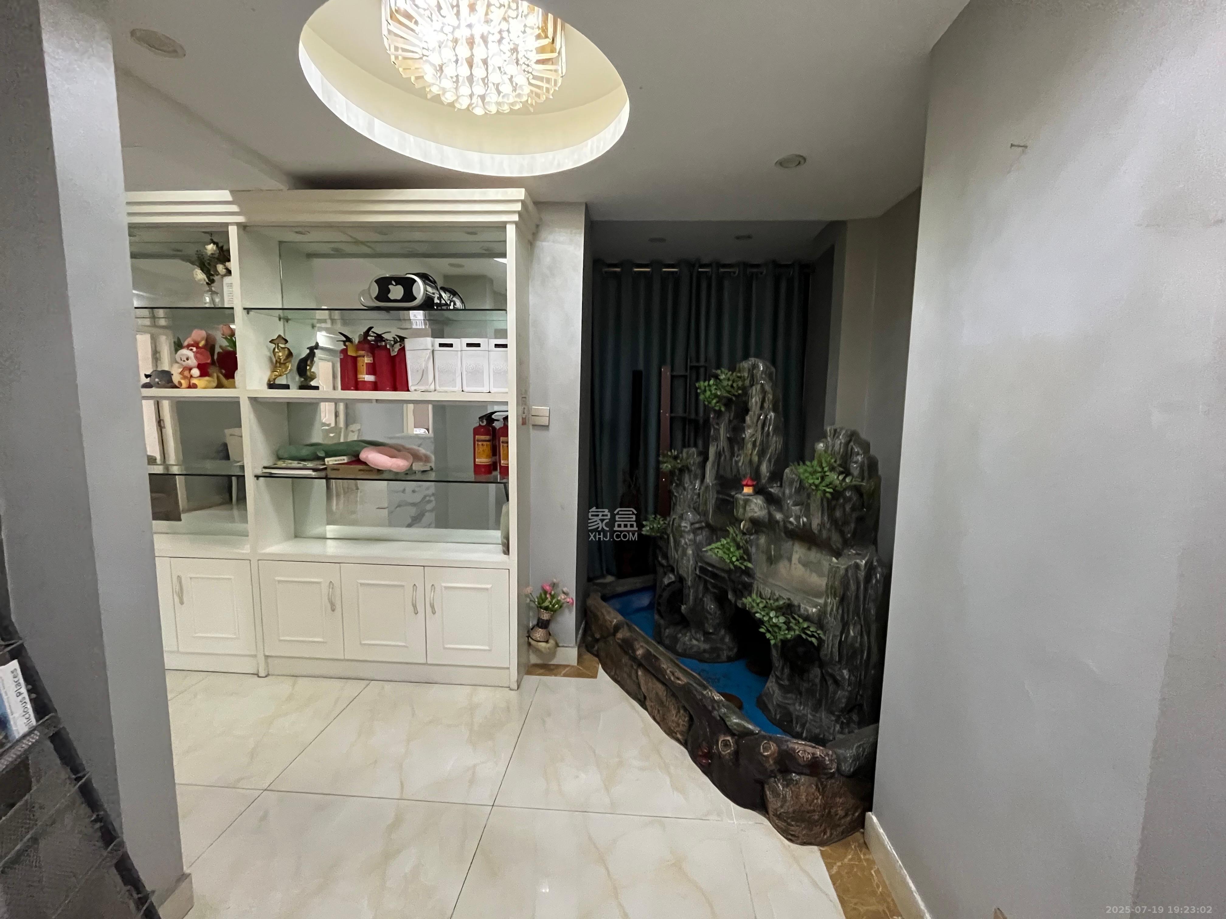 协信星澜汇  6室2厅2卫    5500.0元/月 协信星澜汇  6室2厅2卫    5500.0元/月室内图