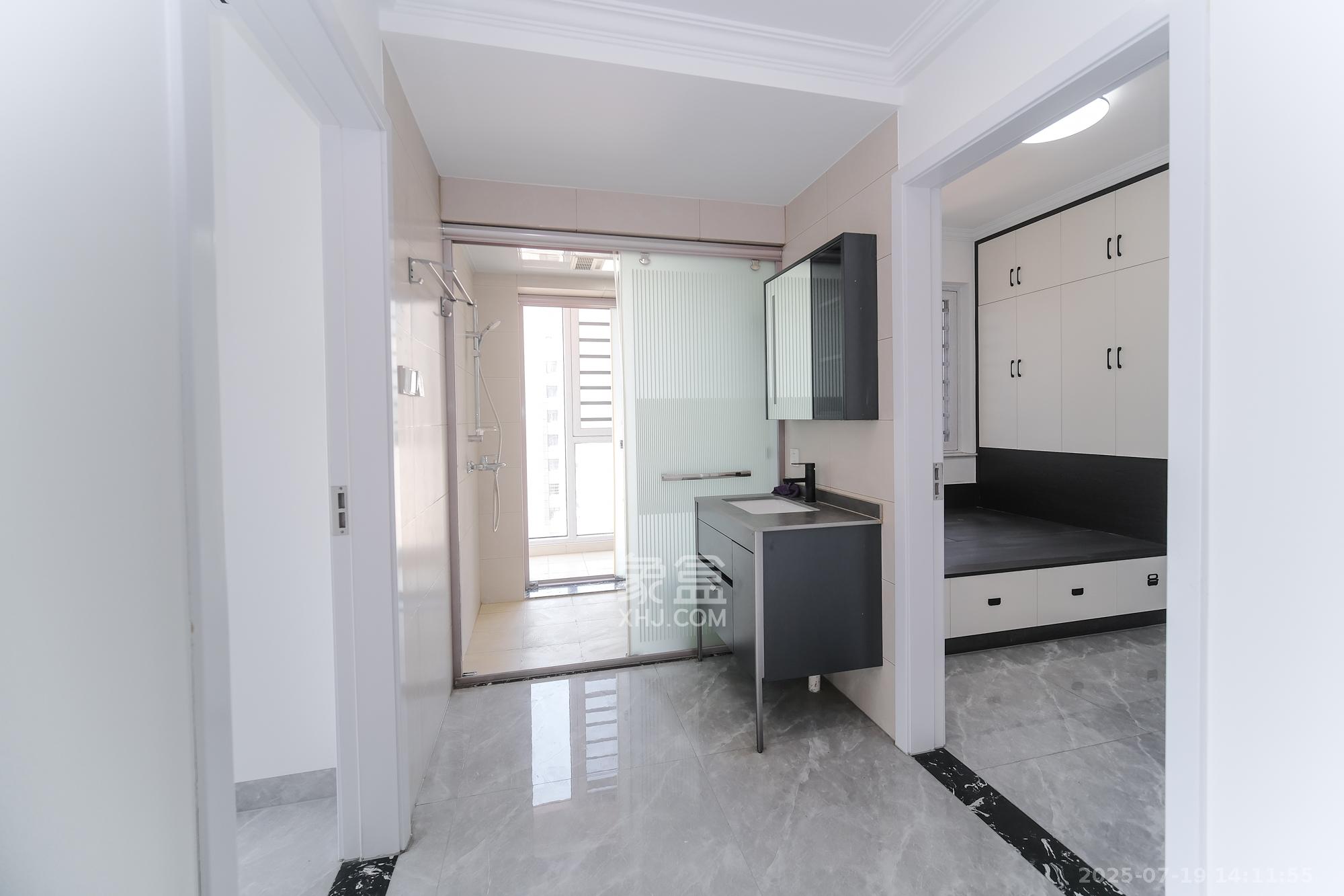 和悦城(蟠龙景苑)  3室2厅1卫    67.0万 和悦城(蟠龙景苑)  3室2厅1卫    67.0万卫生间