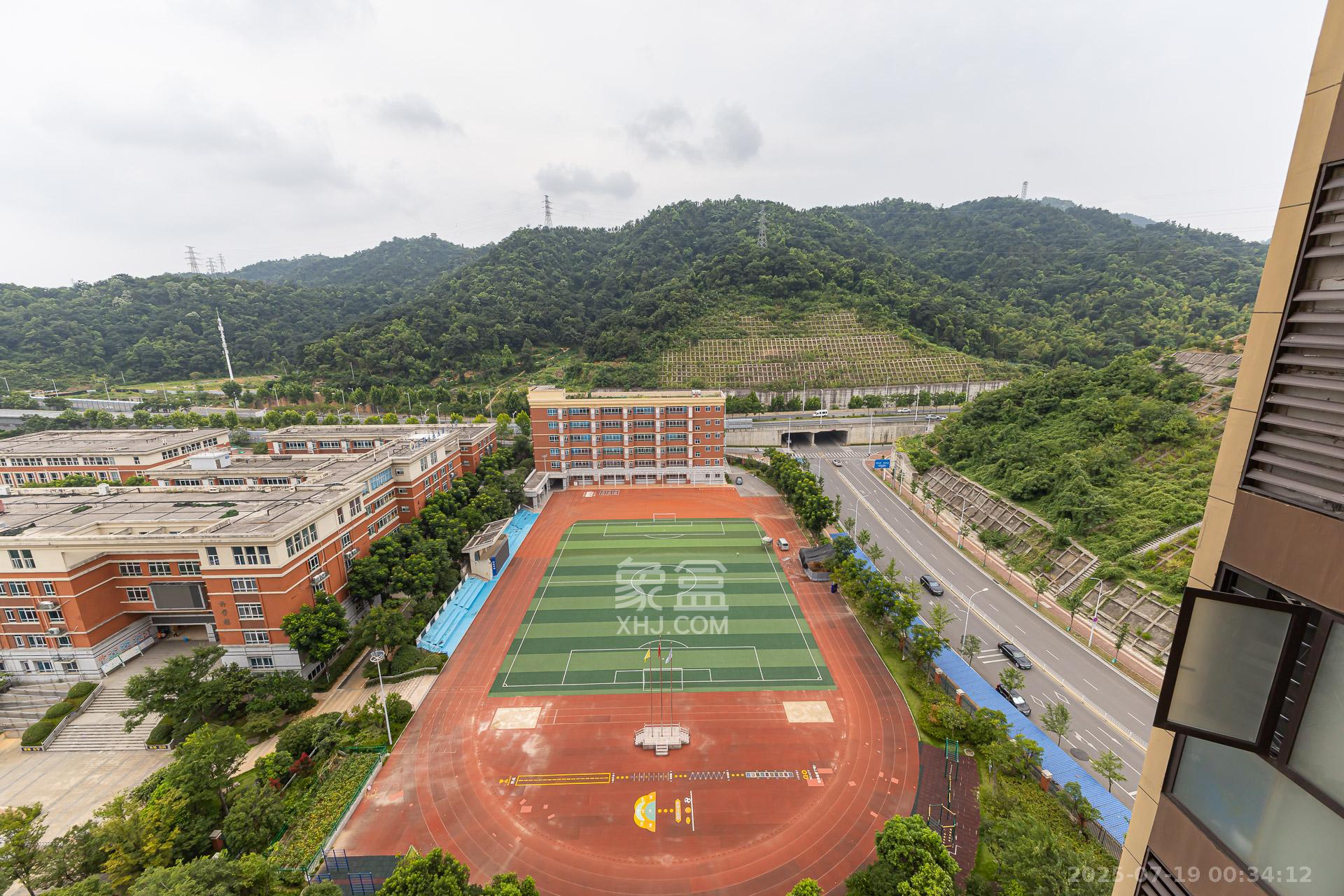 龙湖璟宸原著（龙湖紫宸）  3室2厅2卫    95.0万阳台