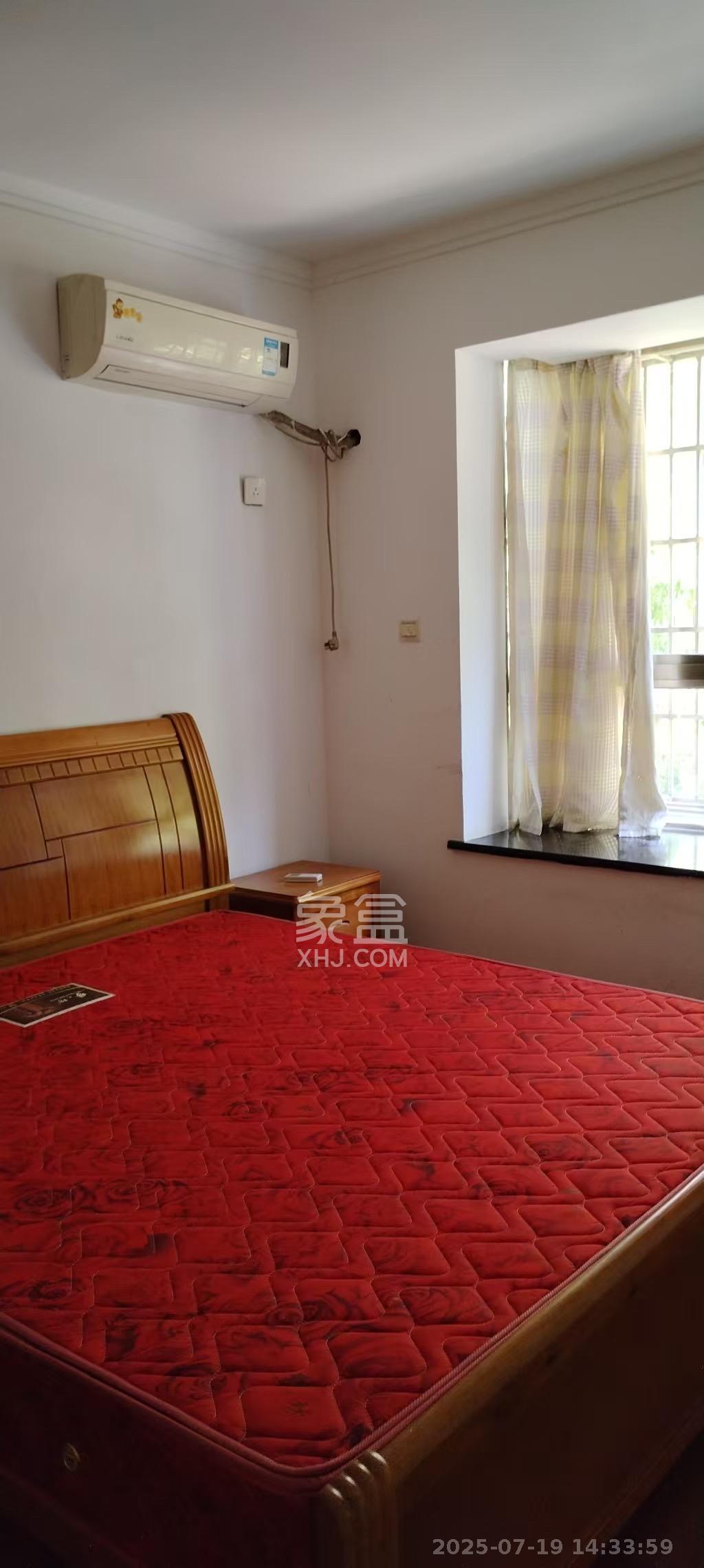 涉外花园 3室2厅1卫 2400.0元/月 涉外花园 3室2厅1卫 2400.0元/月室内图