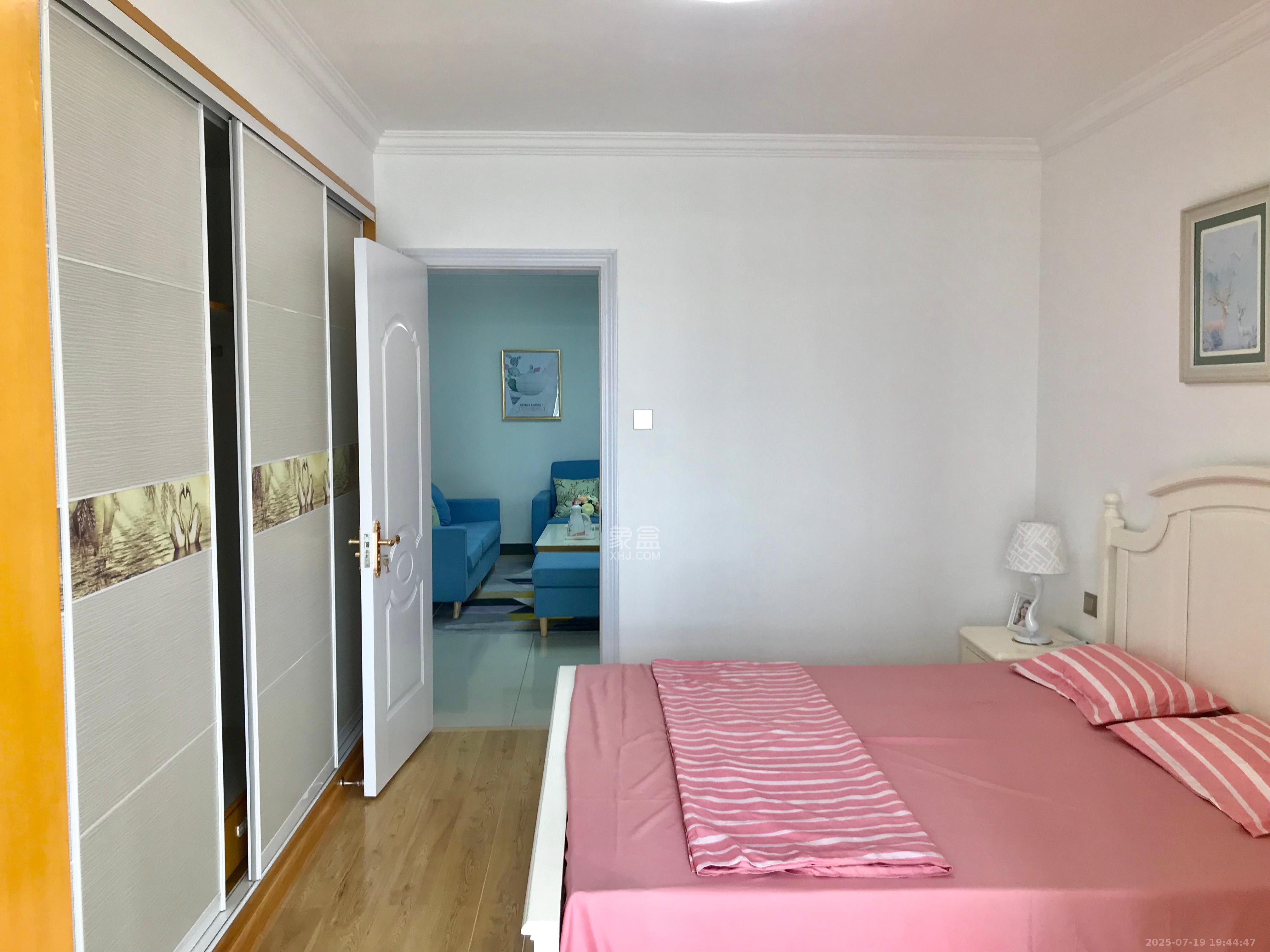 枫林美景  3室2厅1卫   2400.00元/月室内图