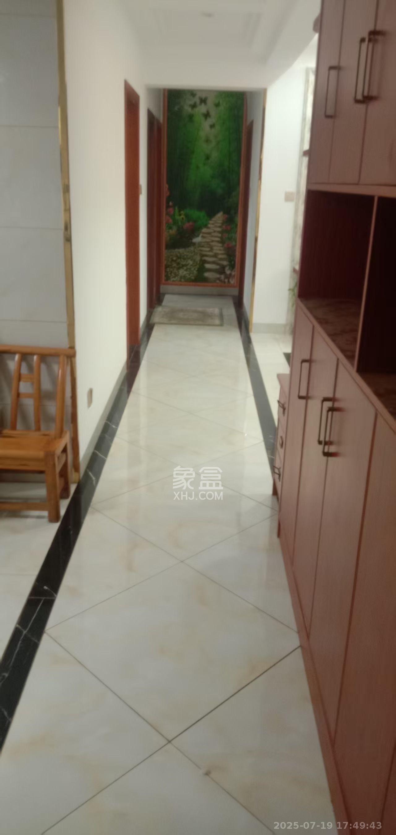 恒大名都  3室2厅1卫   1800.00元/月室内图