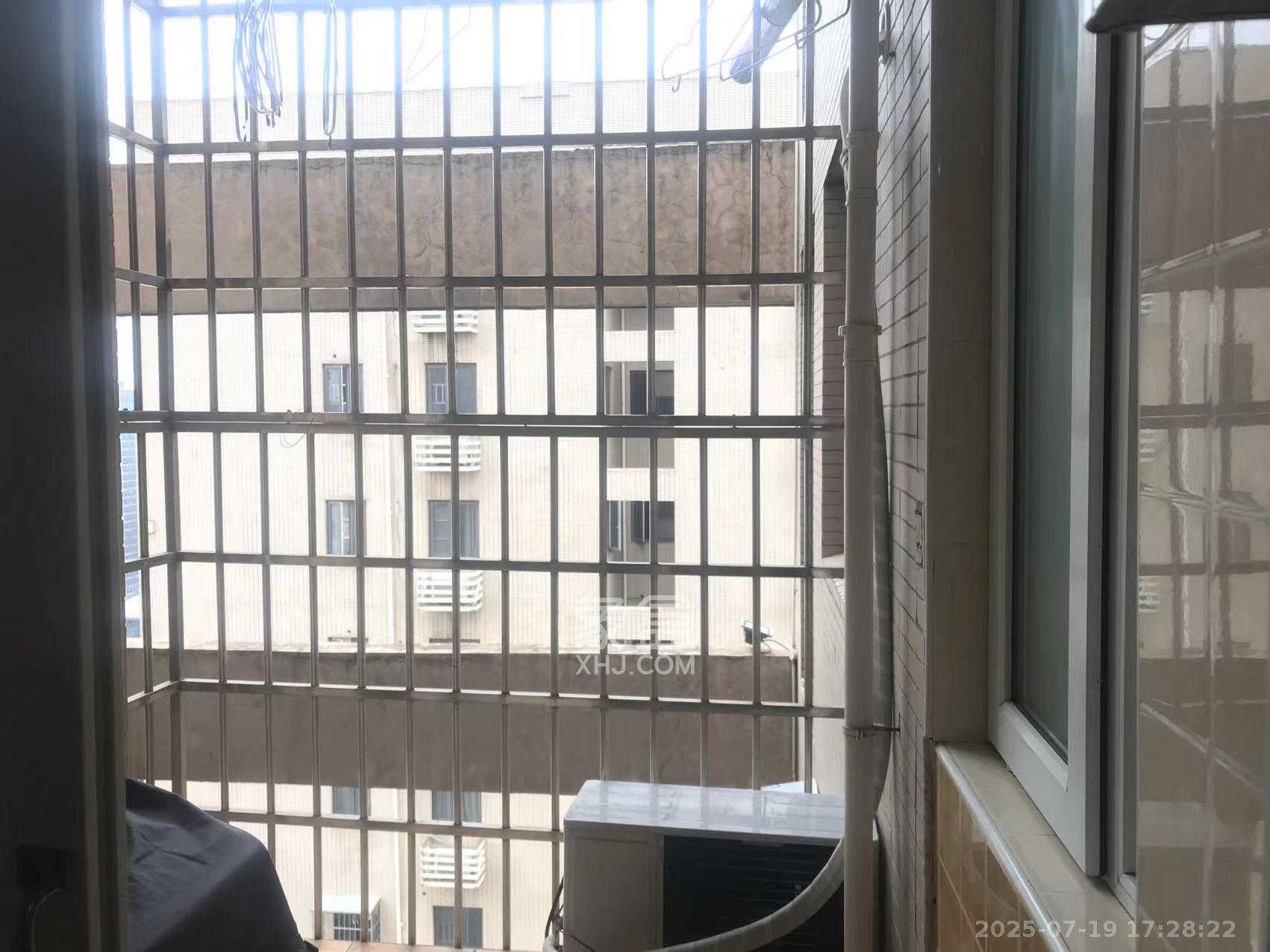 新长海广场  3室2厅1卫    1800.0元/月 新长海广场  3室2厅1卫    1800.0元/月室内图