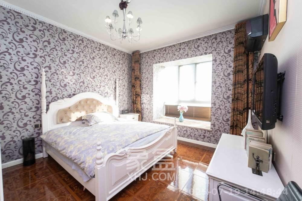 长房东郡  3室2厅2卫    4000.0元/月 长房东郡  3室2厅2卫    4000.0元/月室内图