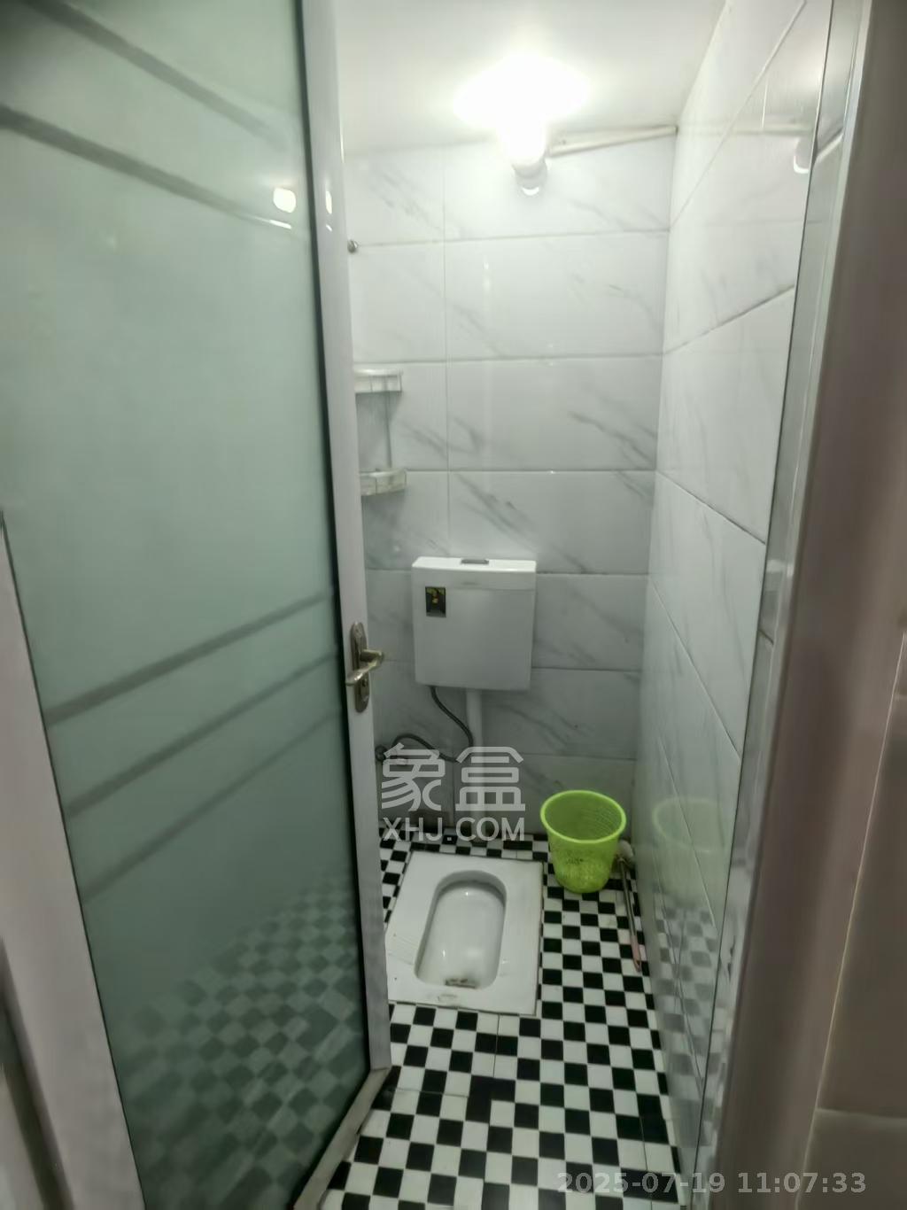 税务专科教职工宿舍(红叶小区)  1室1厅1卫    620.0元/月 税务专科教职工宿舍(红叶小区)  1室1厅1卫    620.0元/月室内图