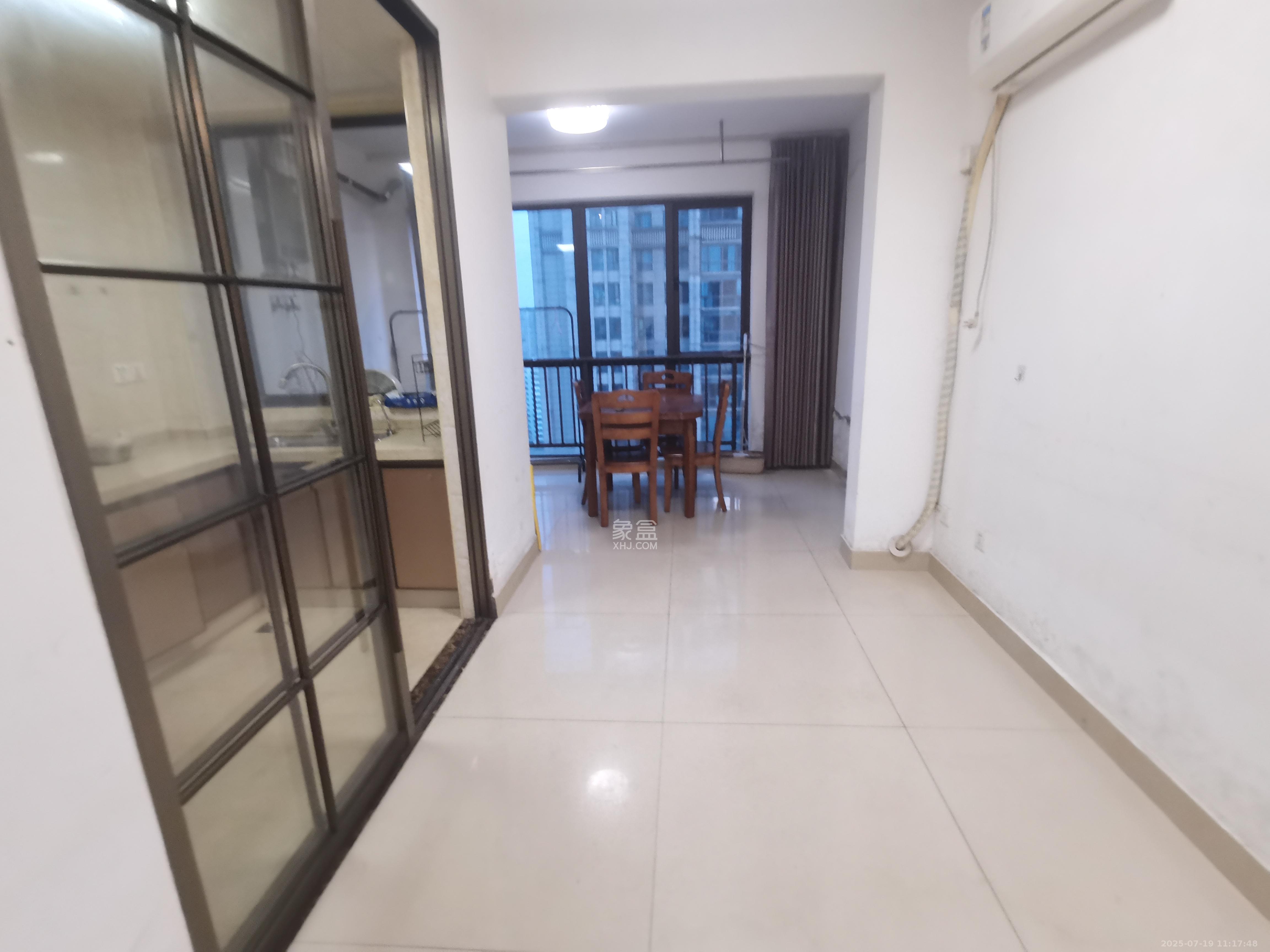 天下一家  2室2厅1卫    2300.0元/月室内图