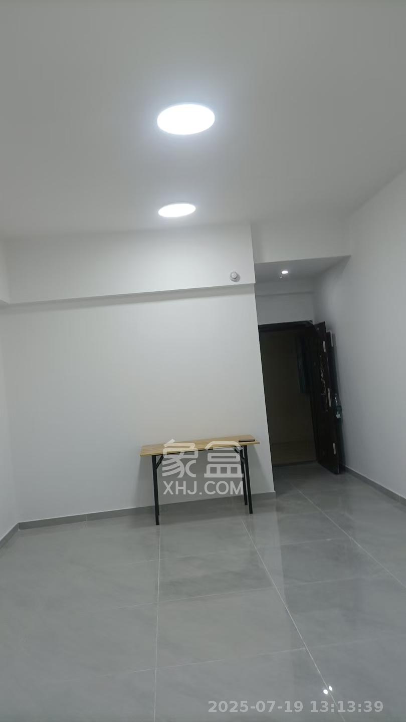 江南华府  1室0厅1卫    1600.0元/月