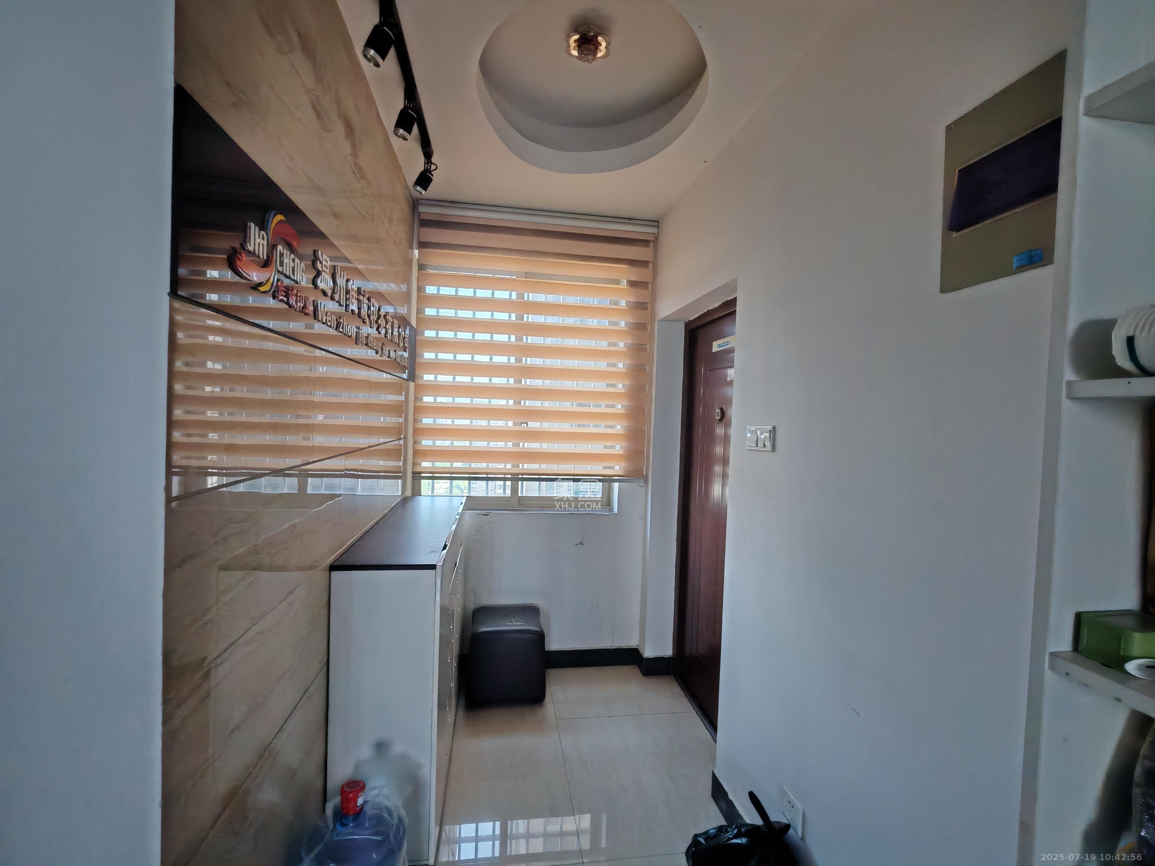 汇达国际公馆(汇达大厦) 3室2厅1卫 2300.0元/月 汇达国际公馆(汇达大厦) 3室2厅1卫 2300.0元/月室内图