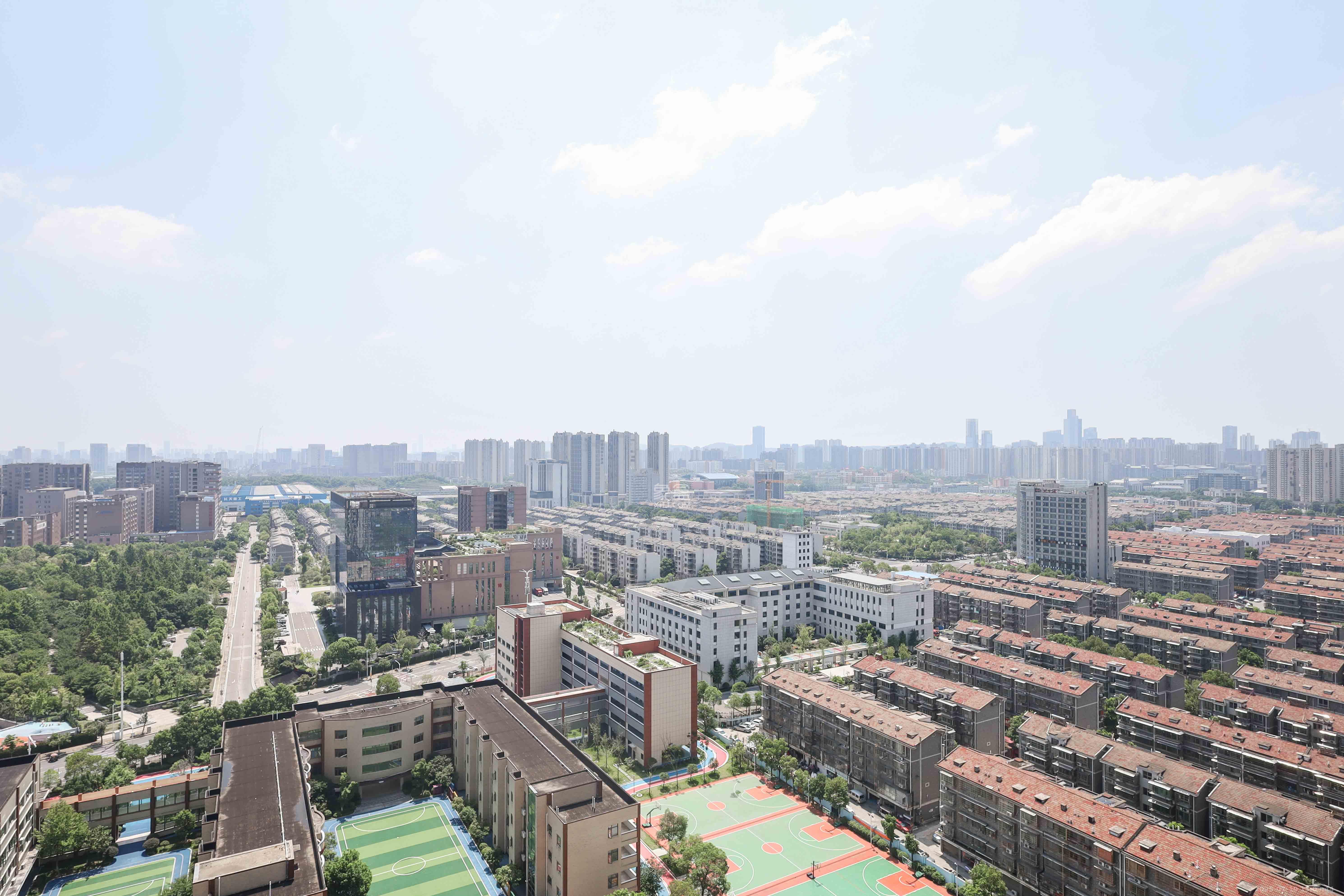 万科金色梦想A区  3室2厅2卫   112.00万阳台